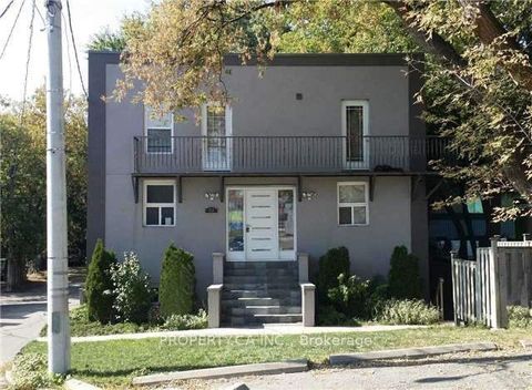 22 Brad Street Toronto ON M6P 1N1