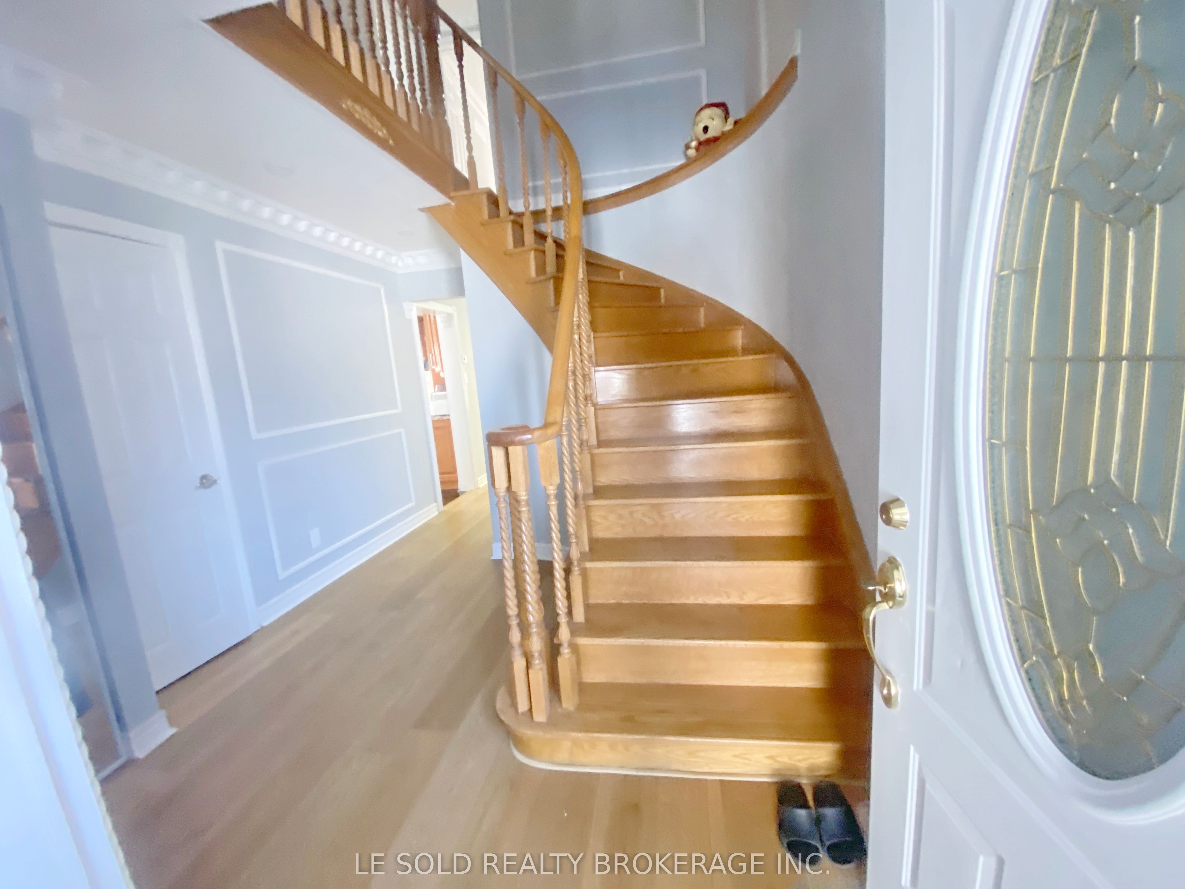 110 Cimmaron Street Upper