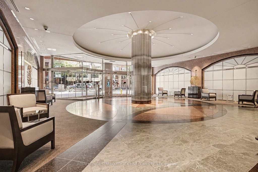 Photo of 7 King Street E #1814, Toronto, ON M5C 3C5 (MLS # C13733230)
