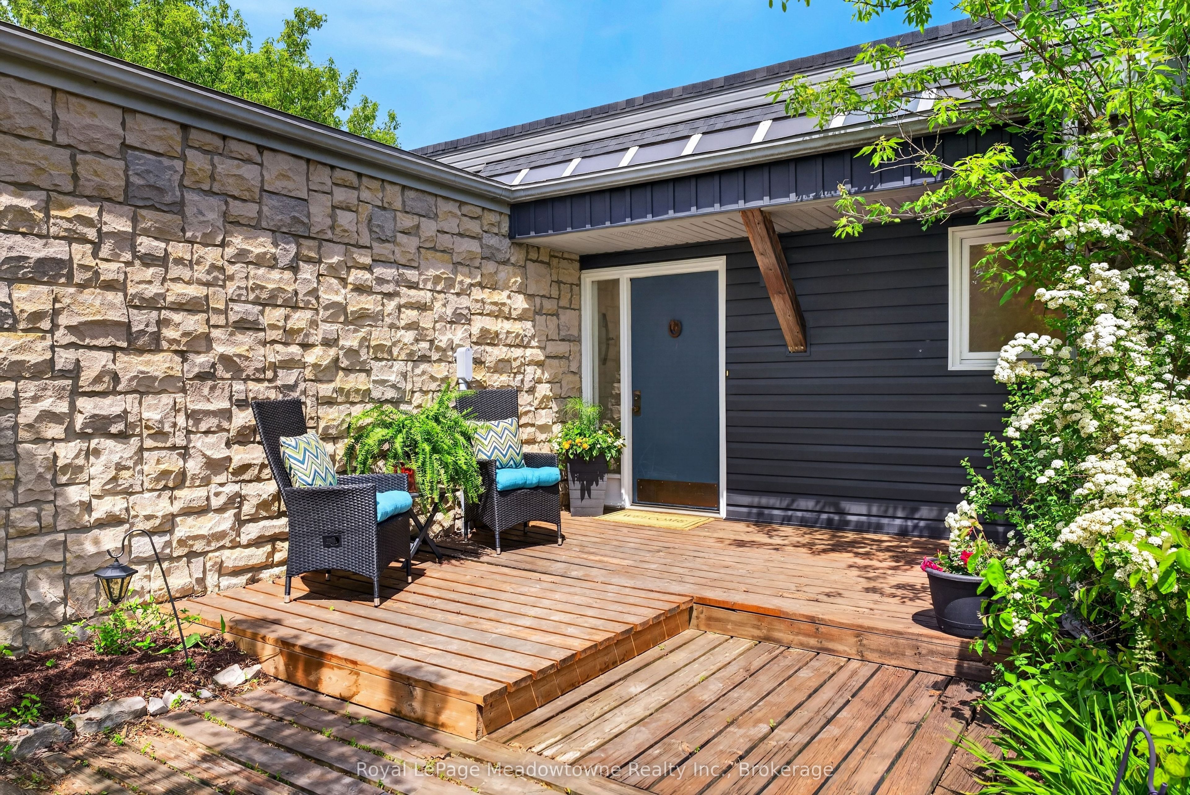 8122 Eramosa Garafraxa Townline