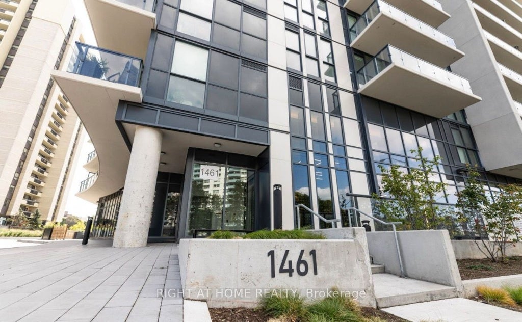 Photo of 1461 Lawrence ave W Avenue #1801, Toronto, ON M6L 1B3 (MLS # W13443874)
