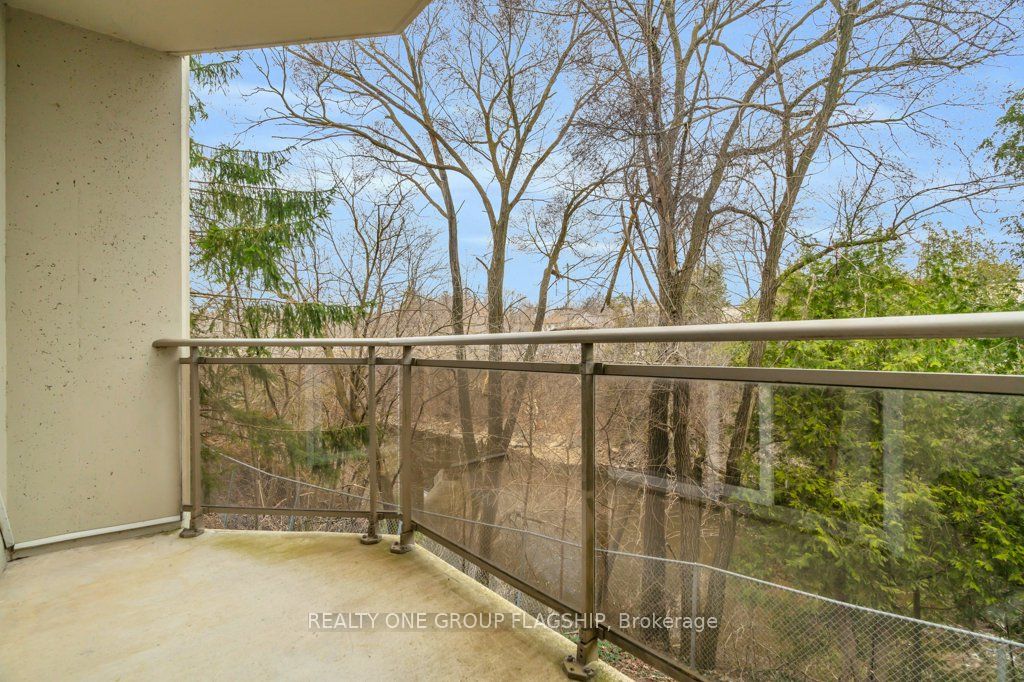 Photo 1 of 32 — 245 queen Street W 202, Centre Wellington, ON N1M 3R6