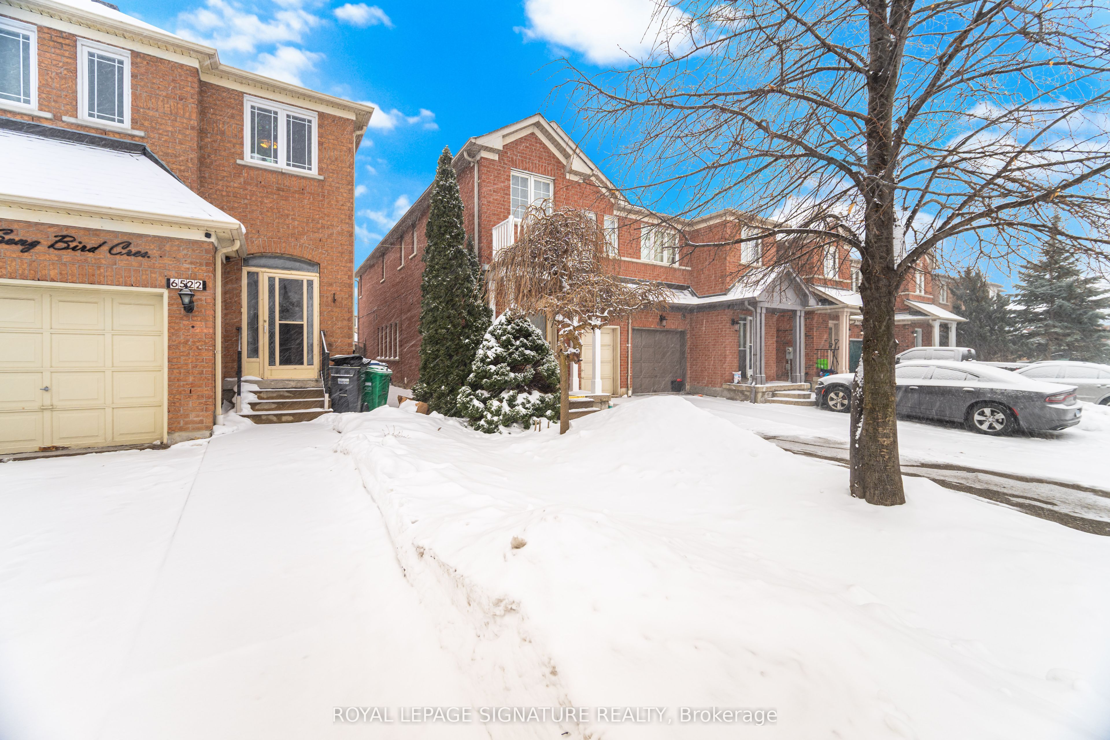 6526 Song Bird Crescent