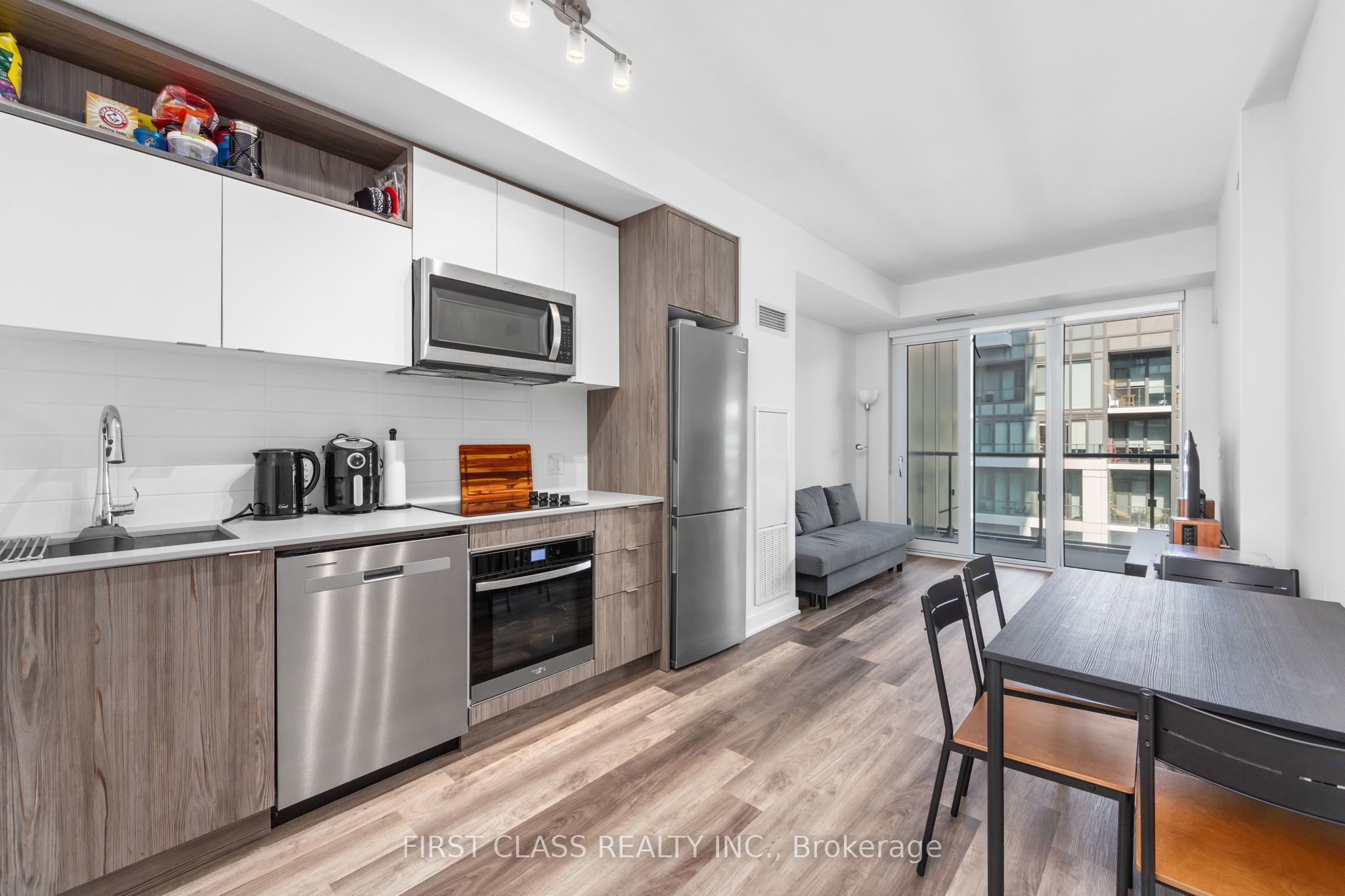 121 Lower Sherbourne Street LPH1840
