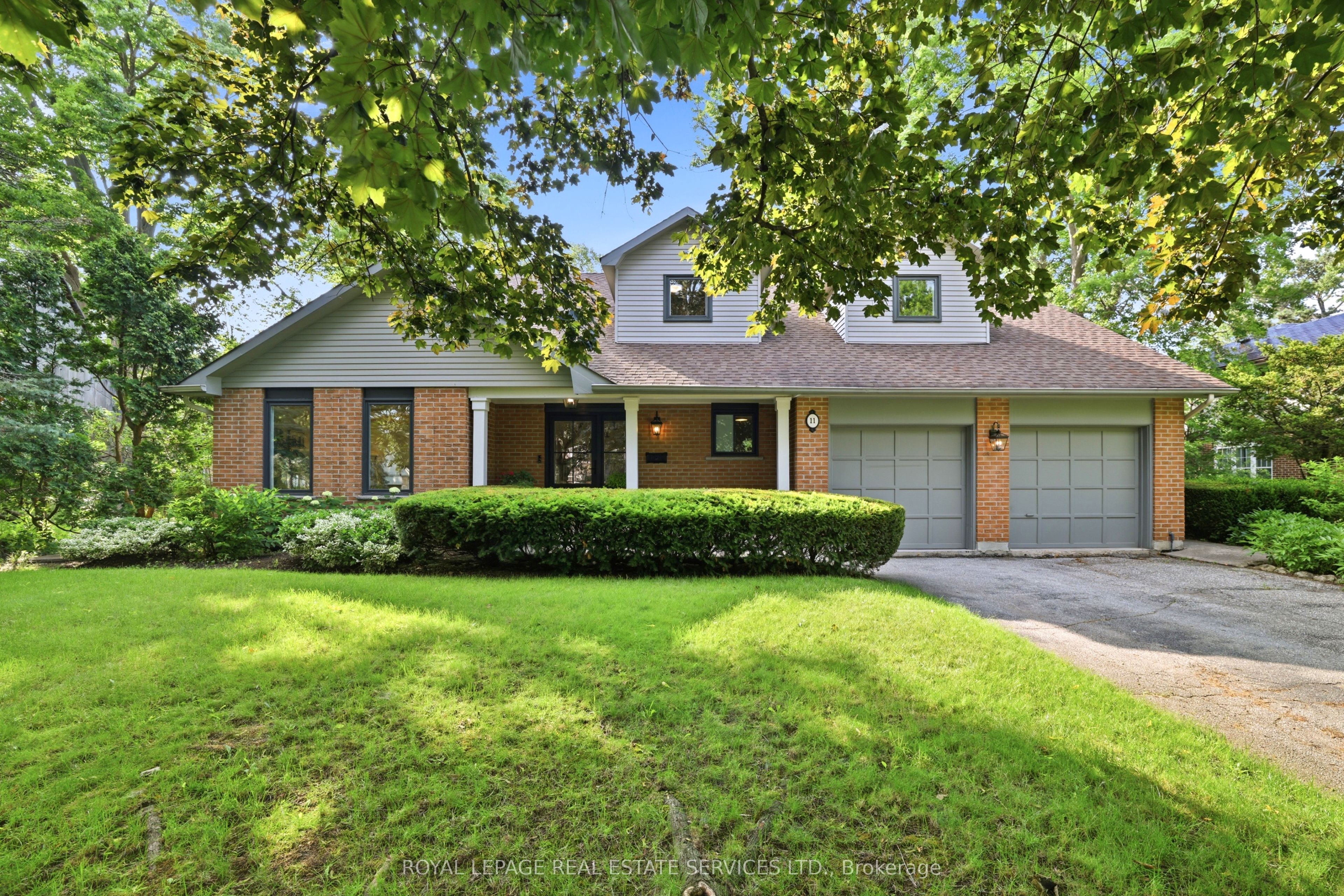 11 Regency Court