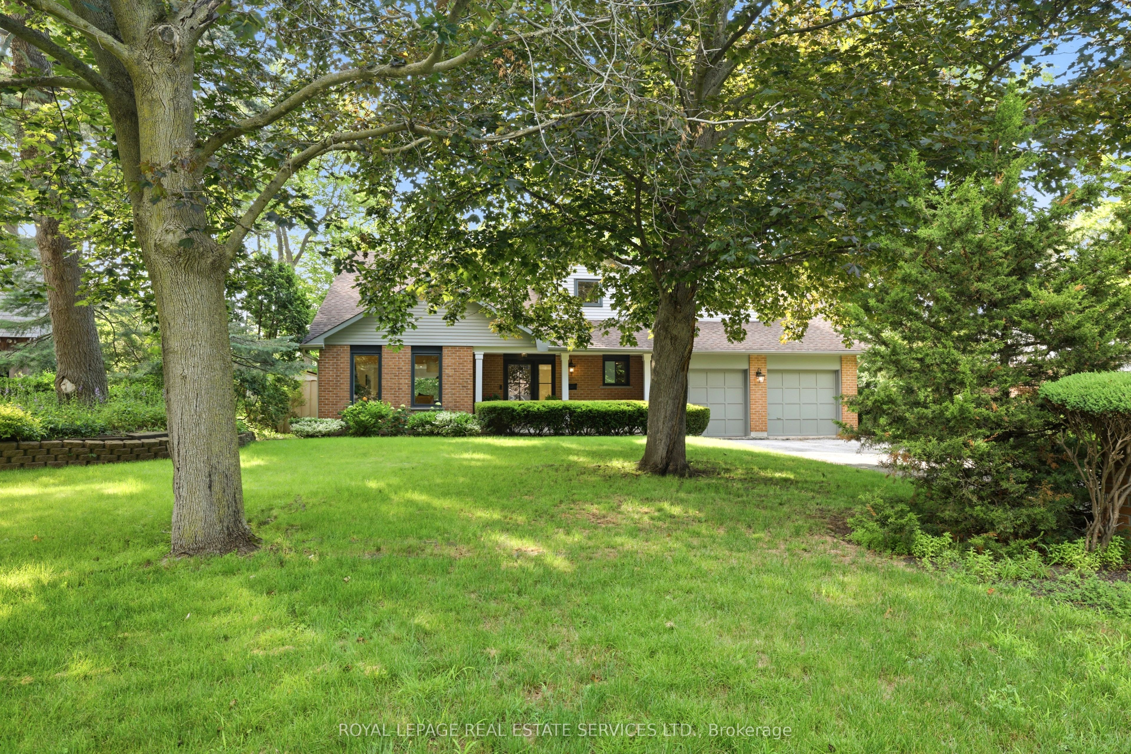 11 Regency Court