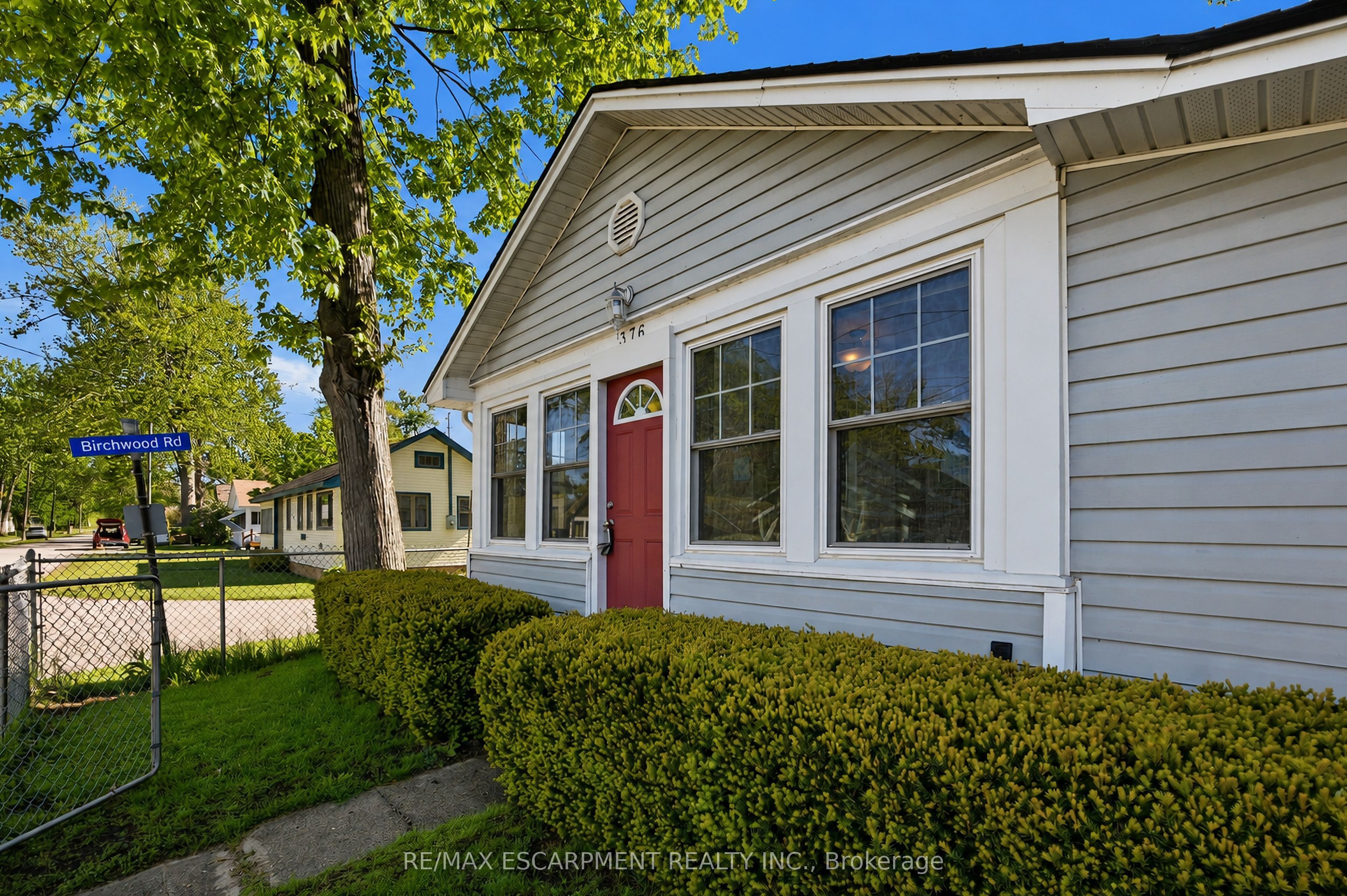 376 OAKWOOD Avenue