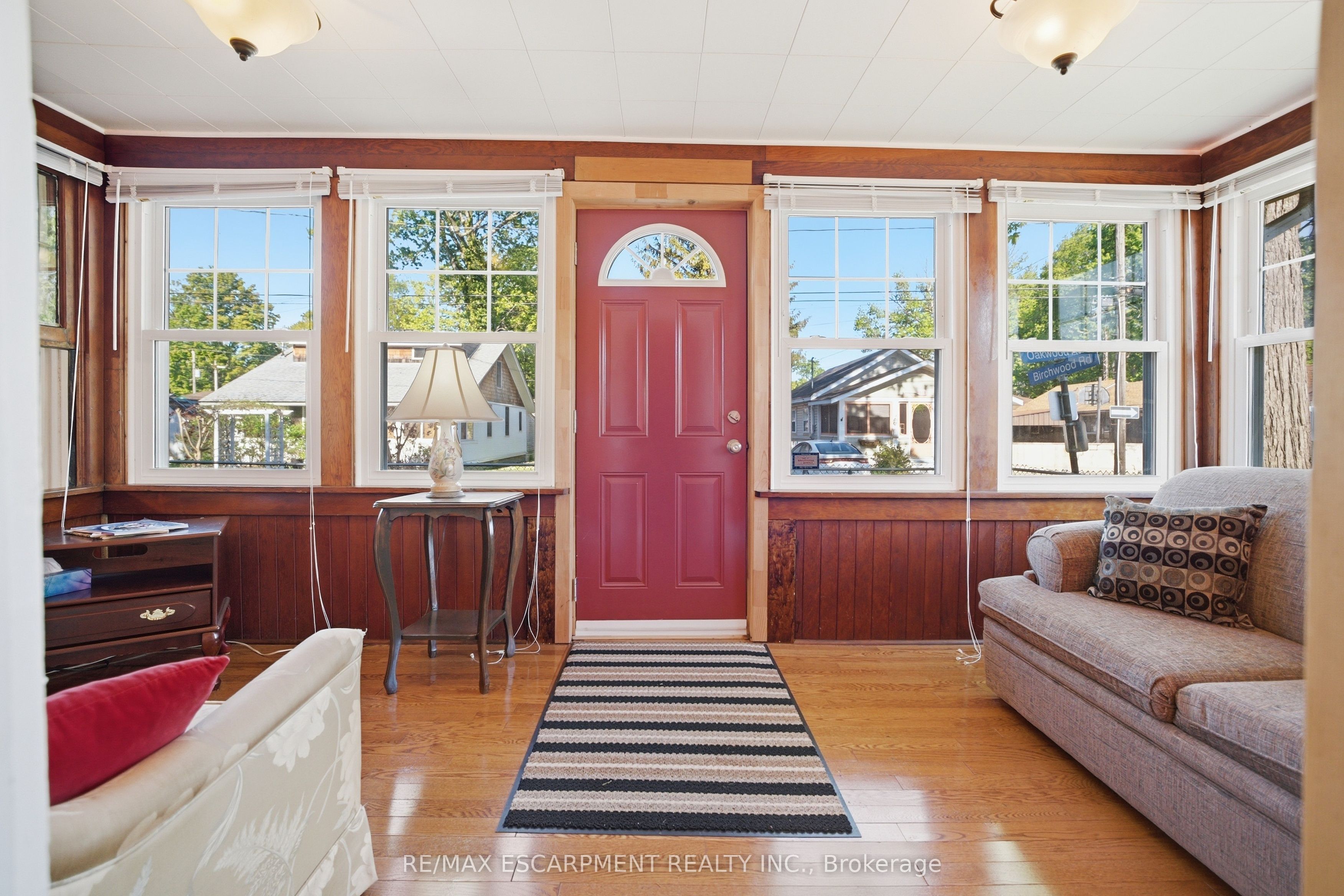 376 OAKWOOD Avenue