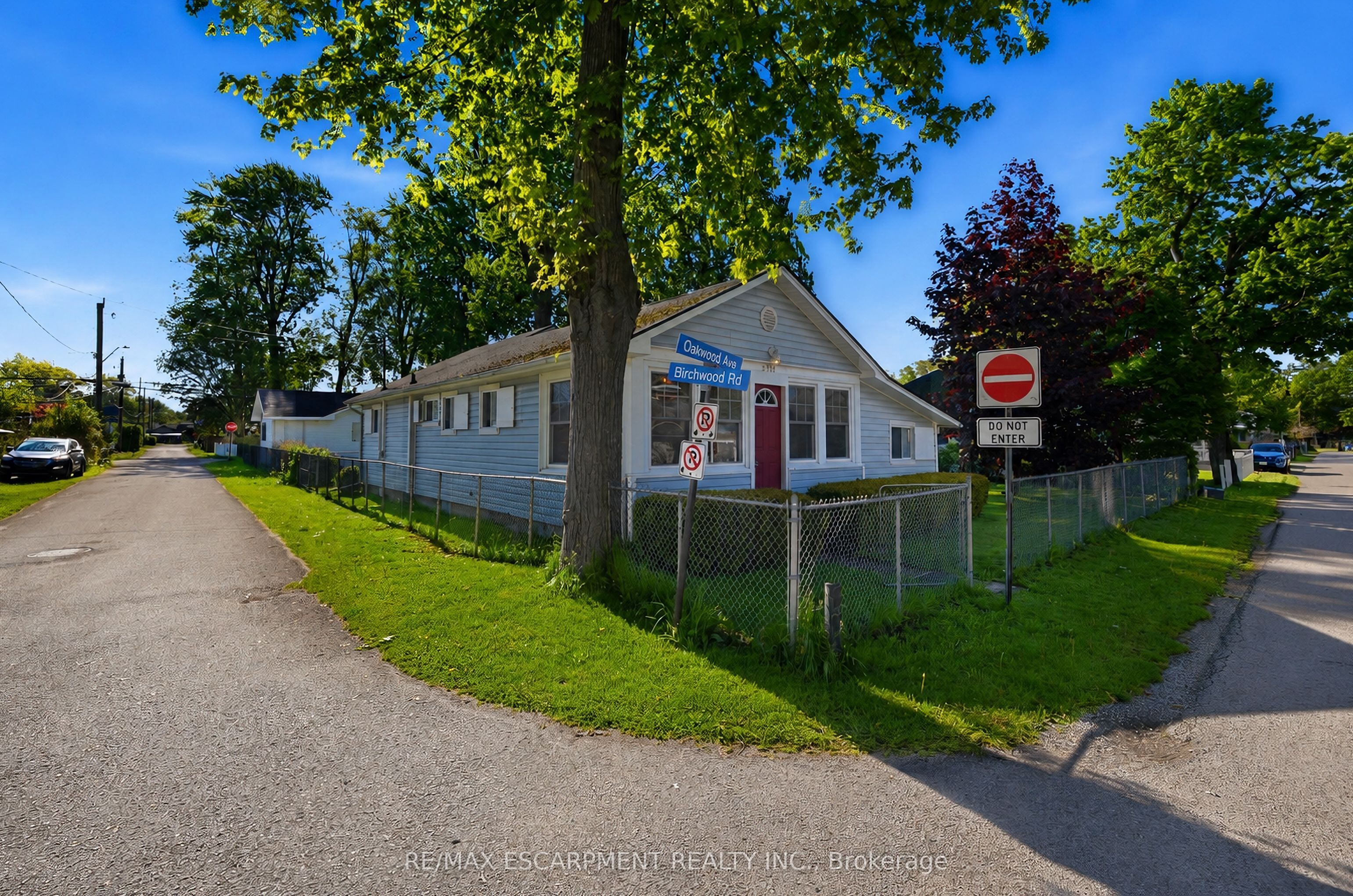 376 OAKWOOD Avenue