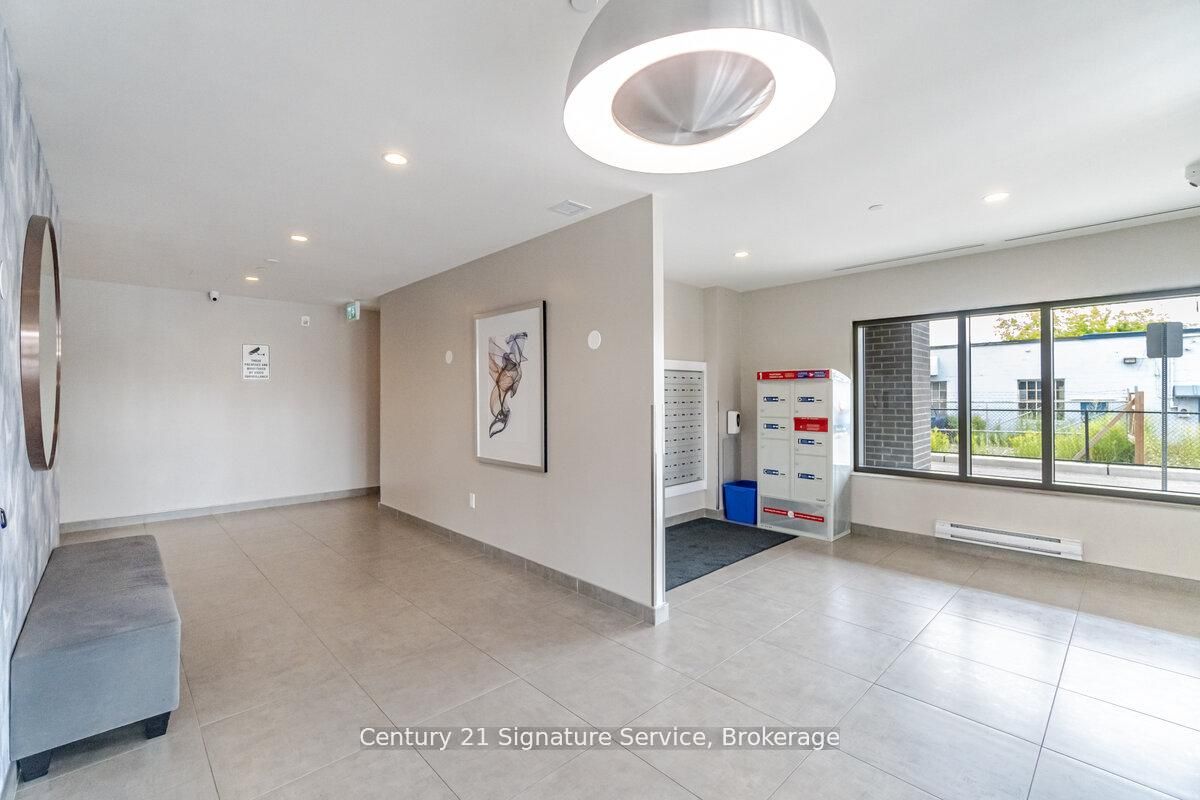 716 Main Street E 911