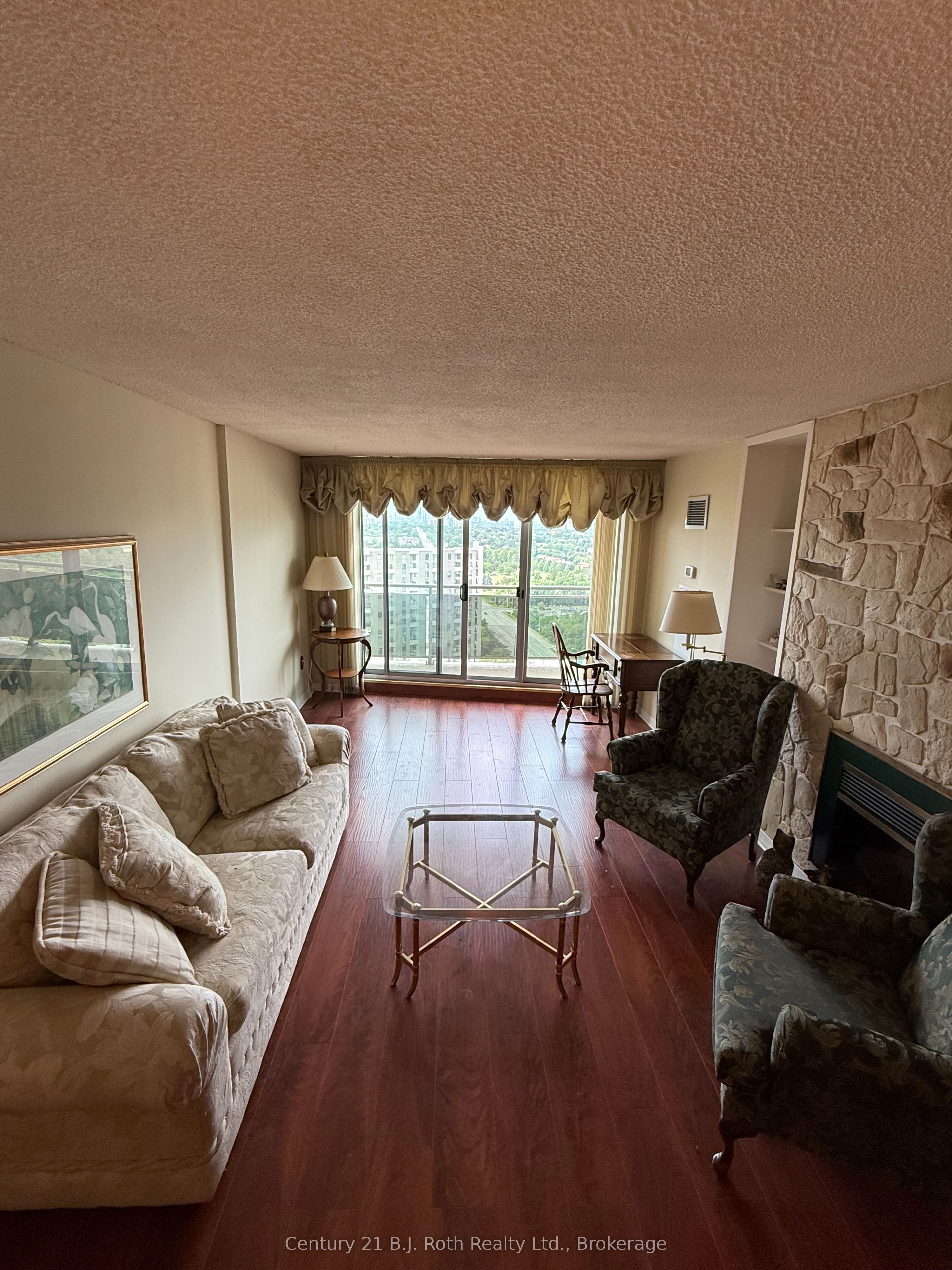 820 Burnhamthorpe Road 2107