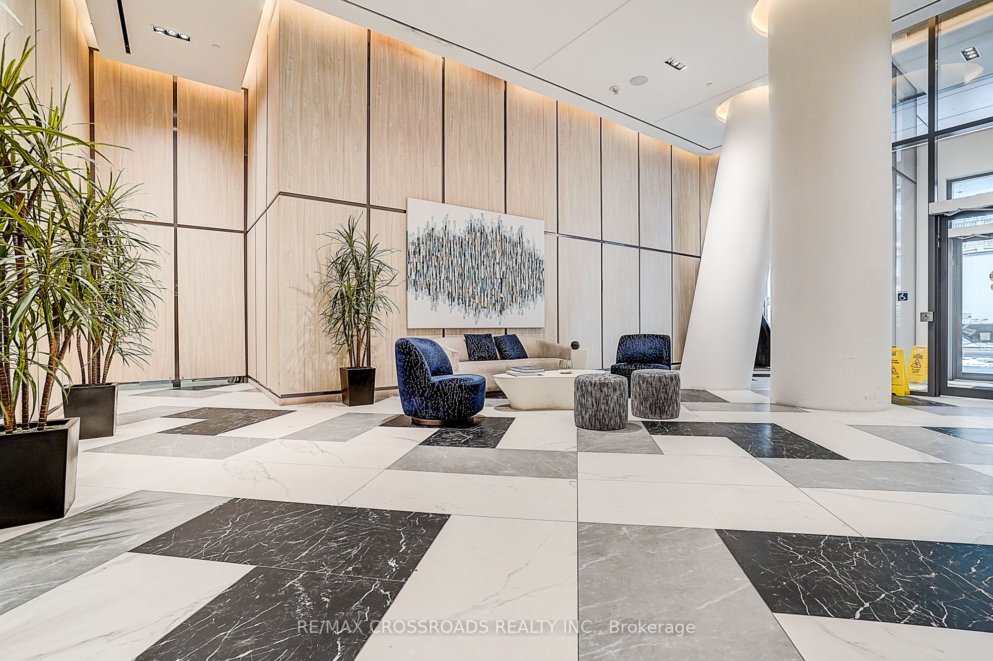 395 Bloor Street E 3205