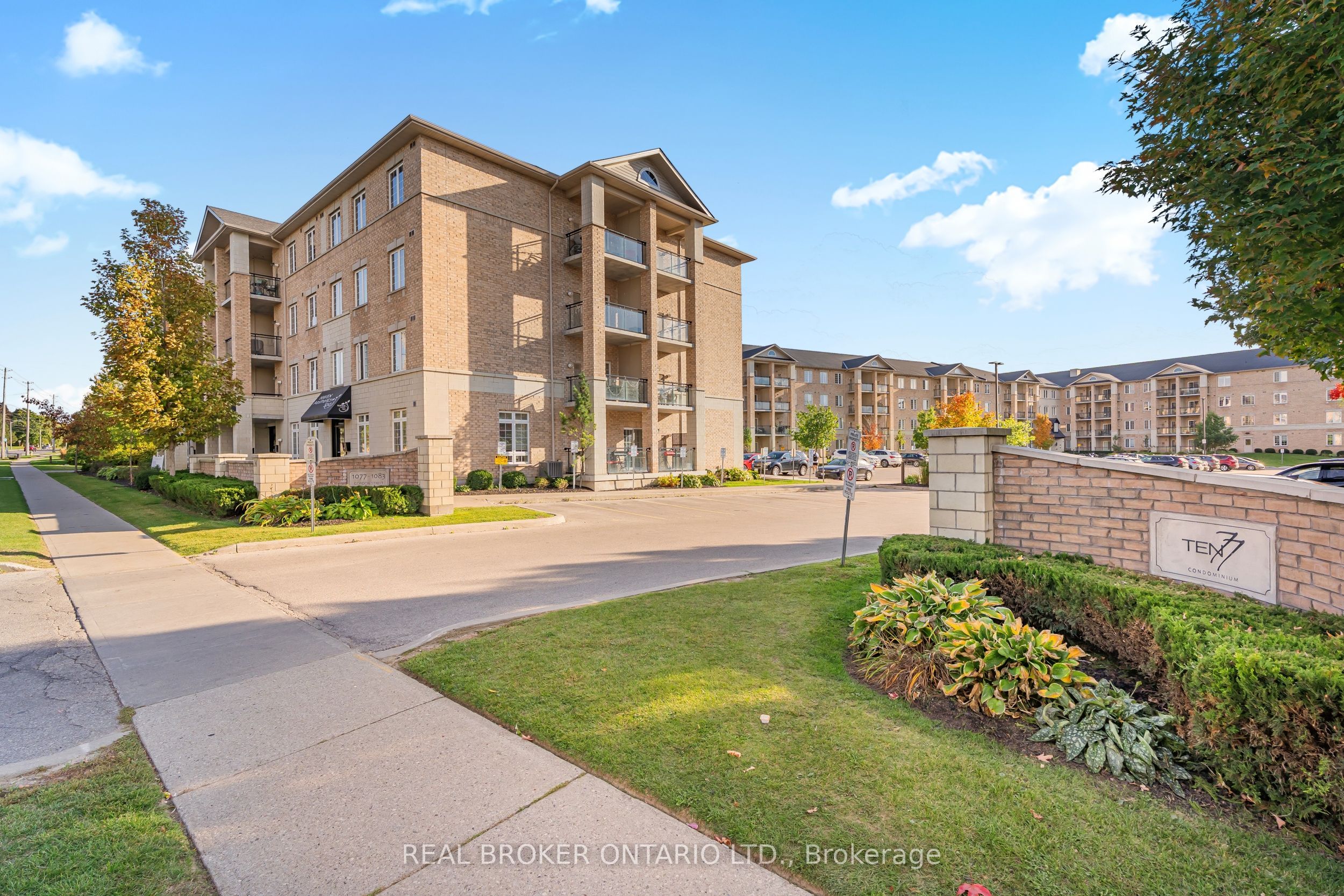 1083 Gordon Street 403