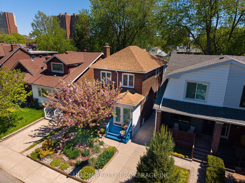 Photo of 11 Avonlea Boulevard, Toronto, ON M4C 5E4 (MLS # E13169748)