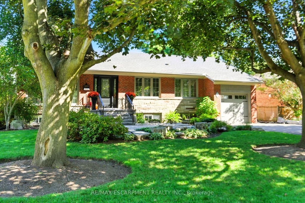 Photo of 665 King Road, Burlington, ON L7T 3K5 (MLS # W12450682)