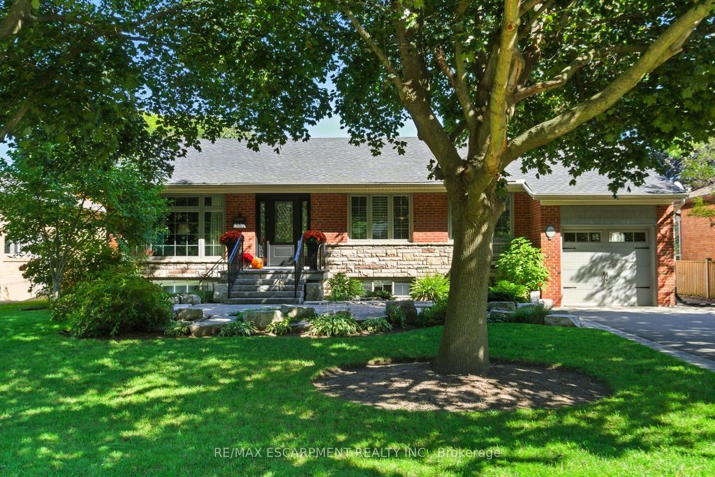 Photo of 665 King Road, Burlington, ON L7T 3K5 (MLS # W12450682)