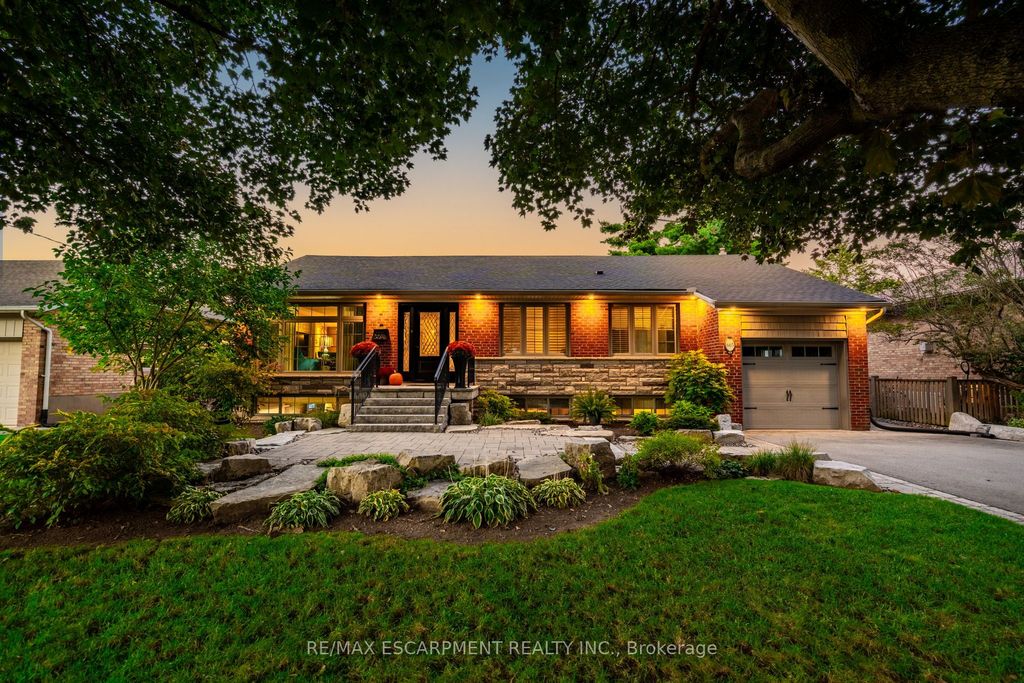 Photo of 665 King Road, Burlington, ON L7T 3K5 (MLS # W12450682)