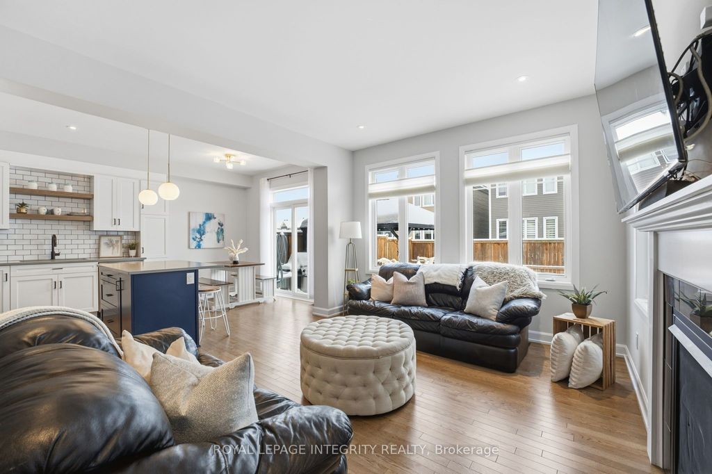 Photo of 52 Hackamore Crescent, Stittsville - Munster - Richmond, ON K0A 2Z0 (MLS # X12742718)