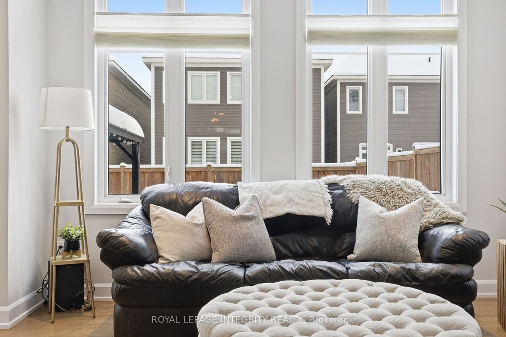 Photo of 52 Hackamore Crescent, Stittsville - Munster - Richmond, ON K0A 2Z0 (MLS # X12742718)