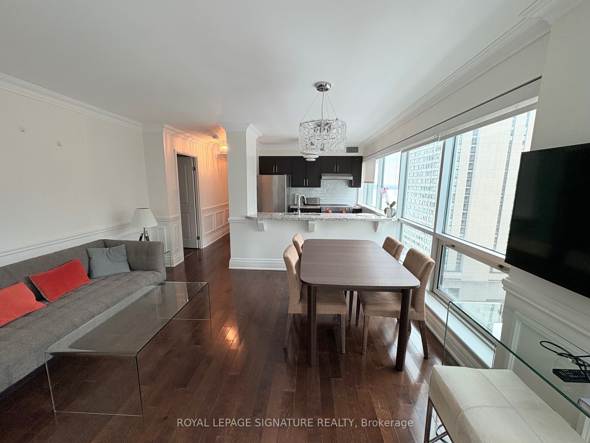 10 Queens Quay W 1810