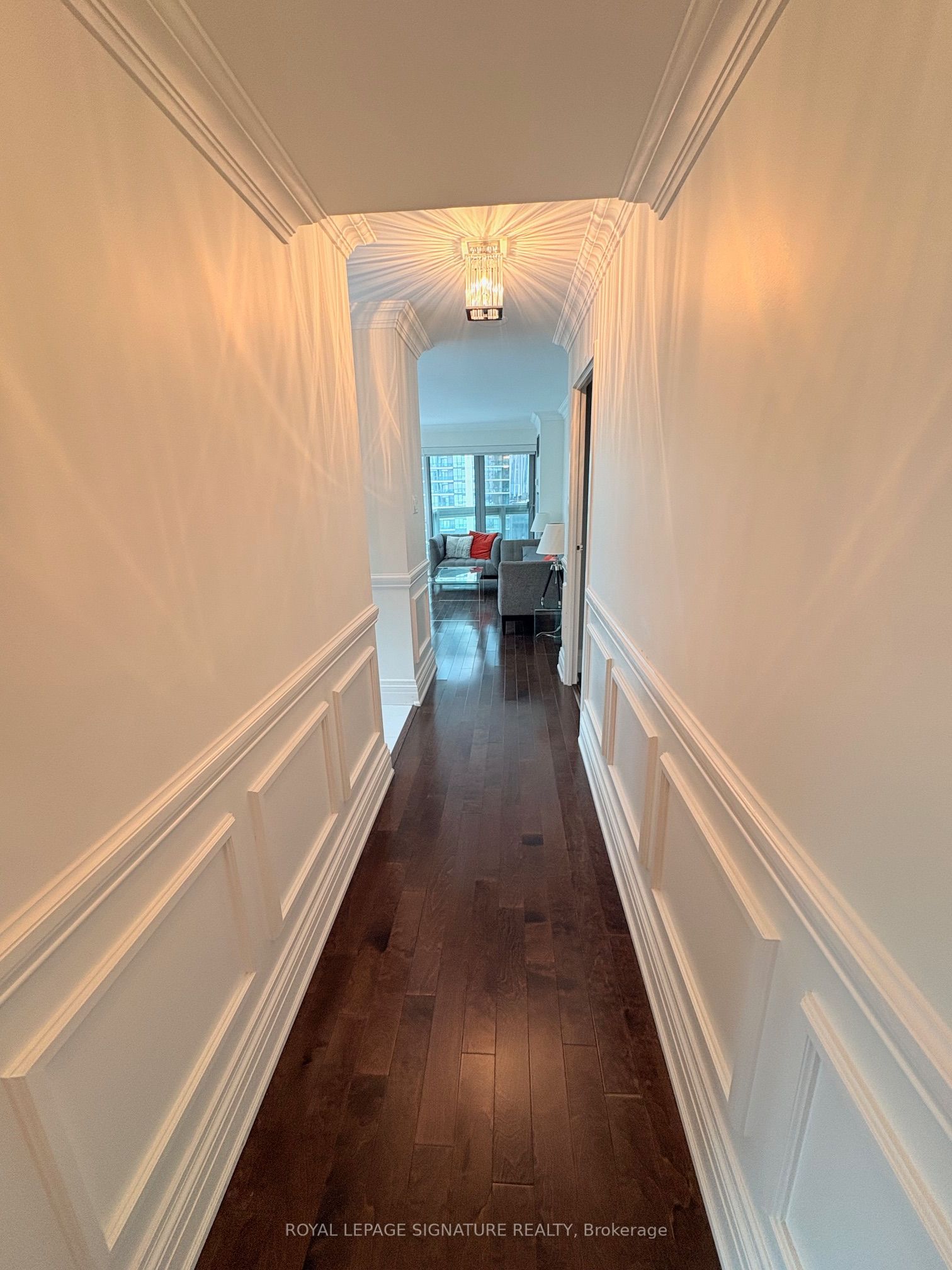 10 Queens Quay W 1810