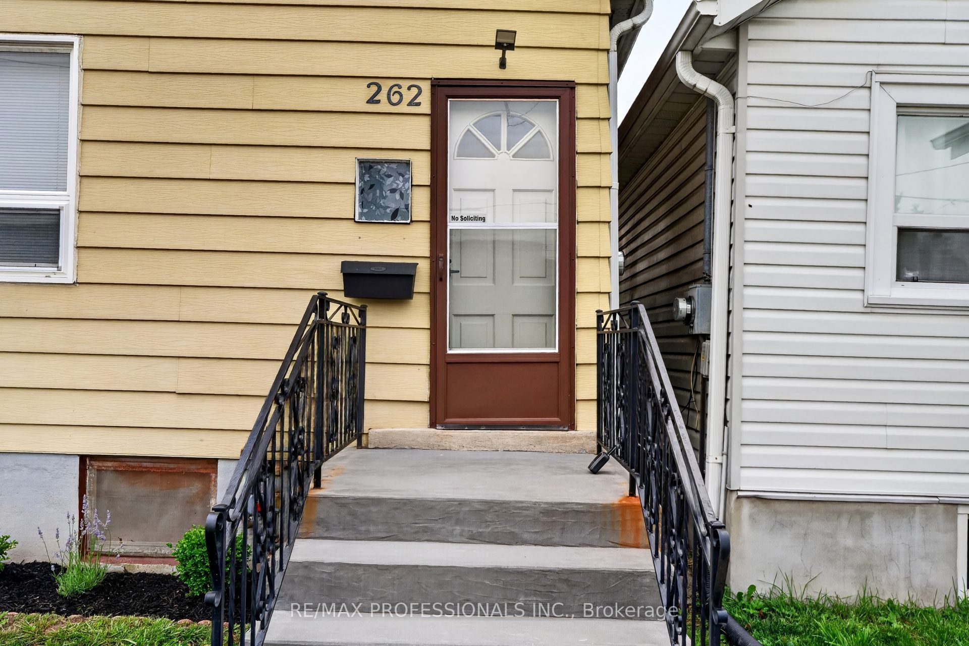 262 Melrose Street