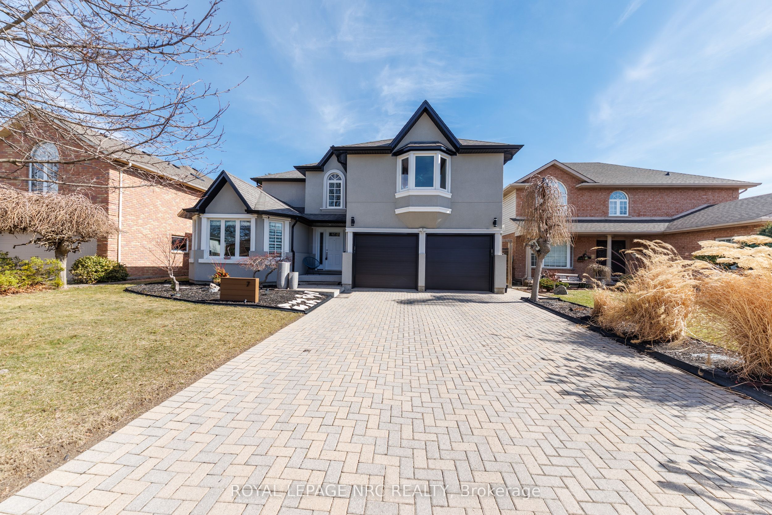 Photo 1 of 49 — 7 Sarah Court, St. Catharines, ON L2S 3R6