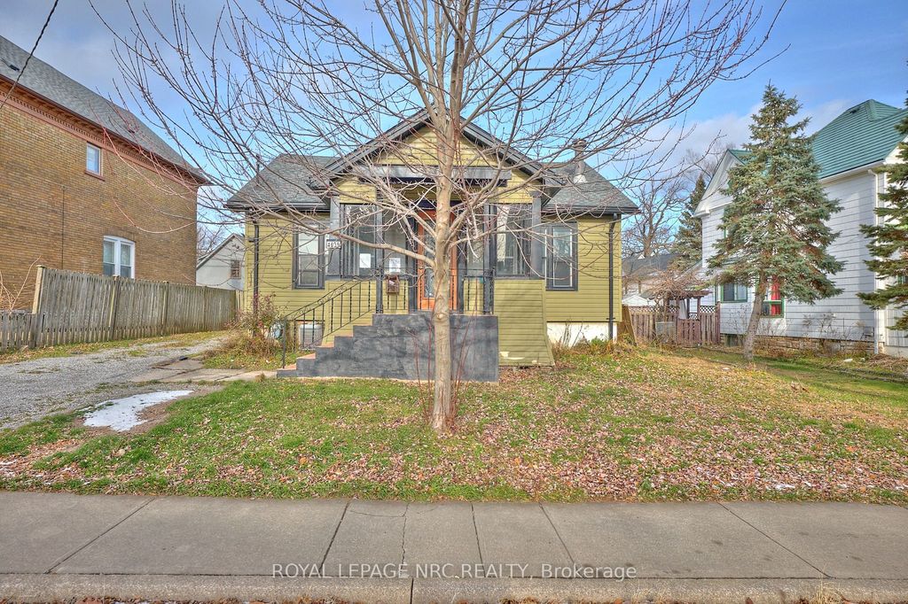 Photo of 4639 Eastwood Crescent, Niagara Falls, ON L2E 1B2 (MLS # X12593132)