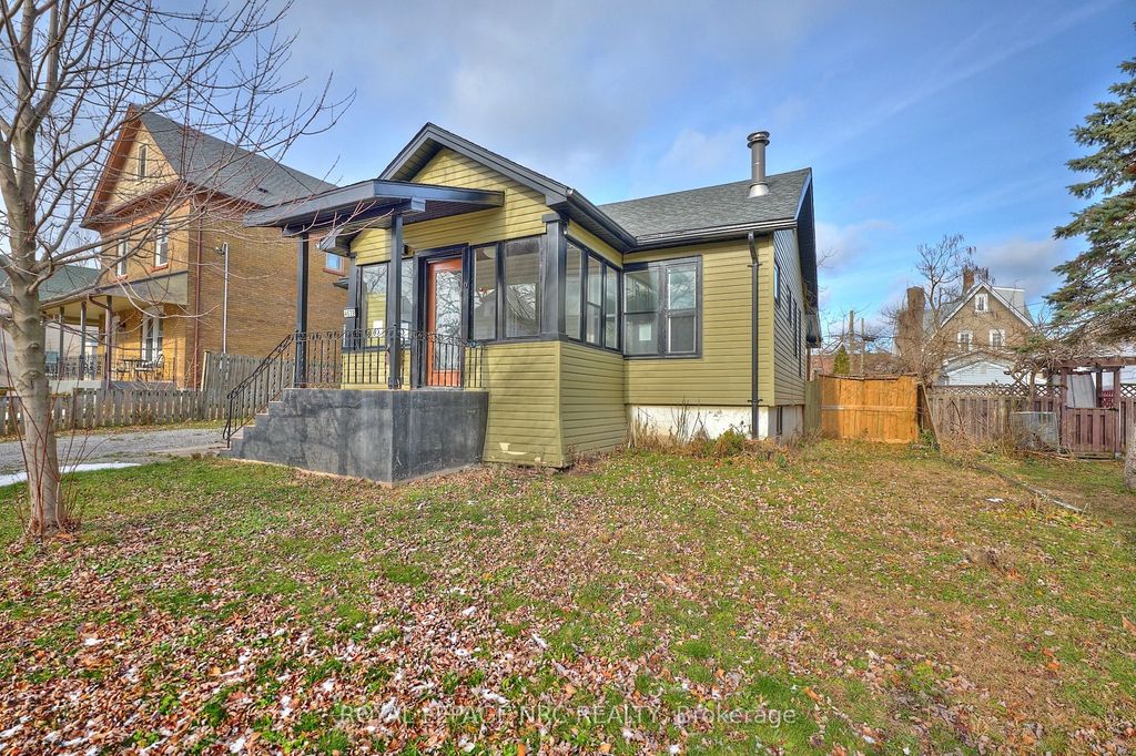Photo of 4639 Eastwood Crescent, Niagara Falls, ON L2E 1B2 (MLS # X12593132)