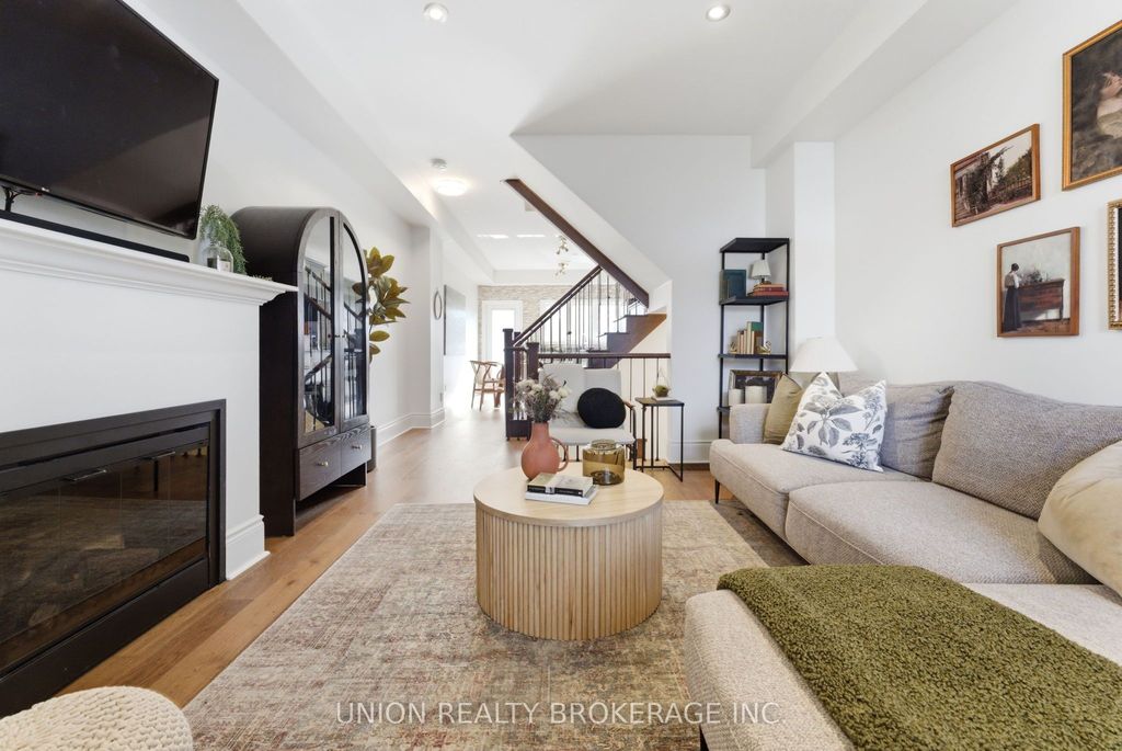 Photo of 293 Kingston Road, Toronto, ON M4L 1T6 (MLS # E12833702)