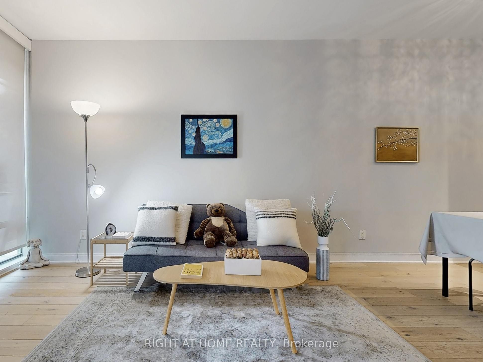 21 Scollard Street 207