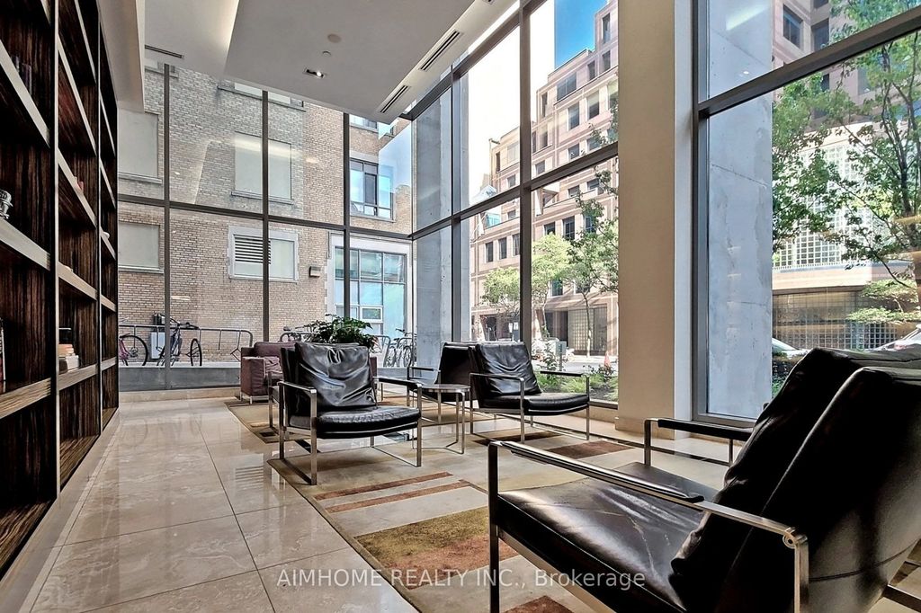 Photo of 38 Grenville Street #1604, Toronto, ON M4Y 1A5 (MLS # C13418598)