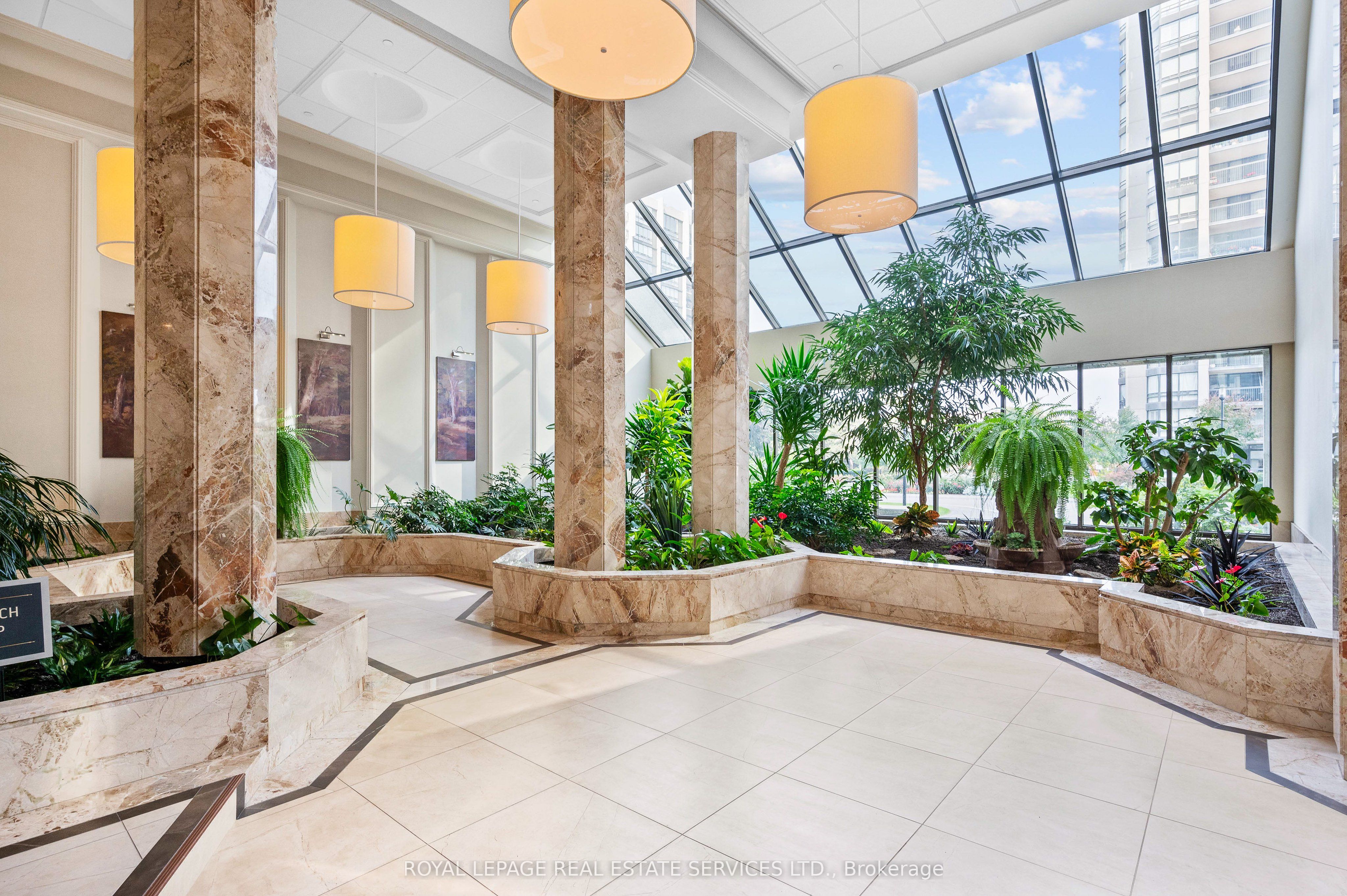 2180 Marine Drive 1601