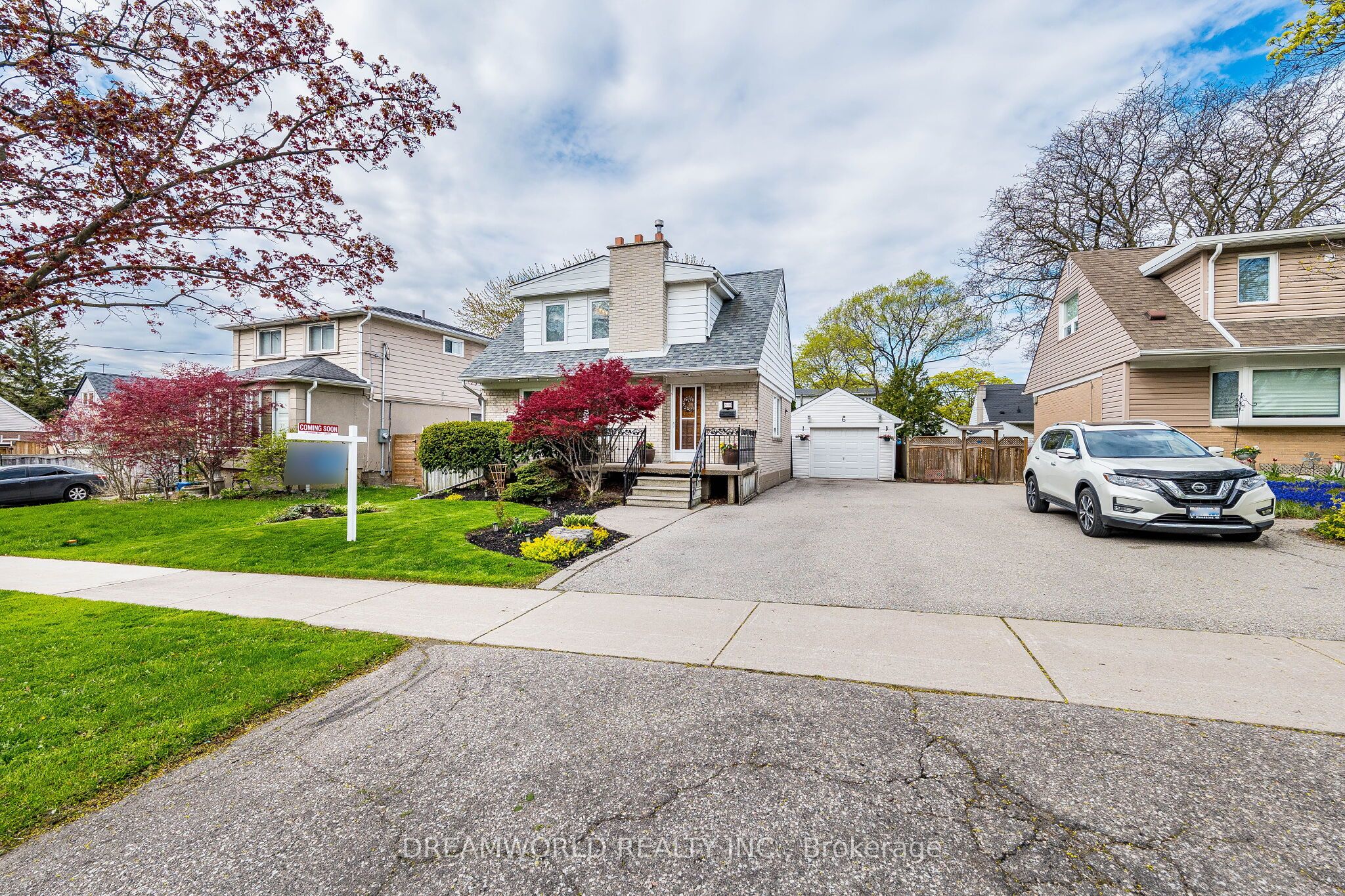 6 Esmond Crescent