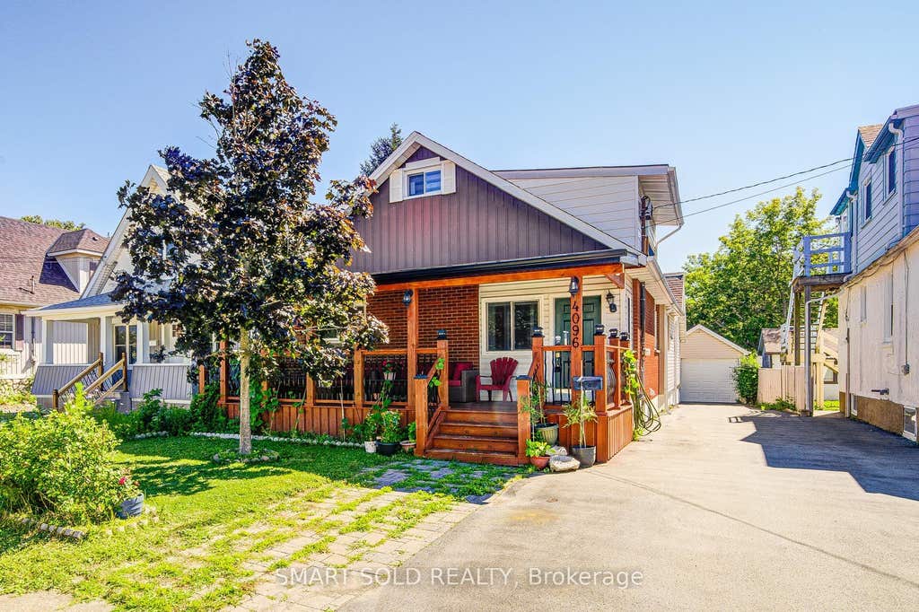 Photo of 4096 Broughton Avenue, Niagara Falls, ON L2E 3K6 (MLS # X13629916)