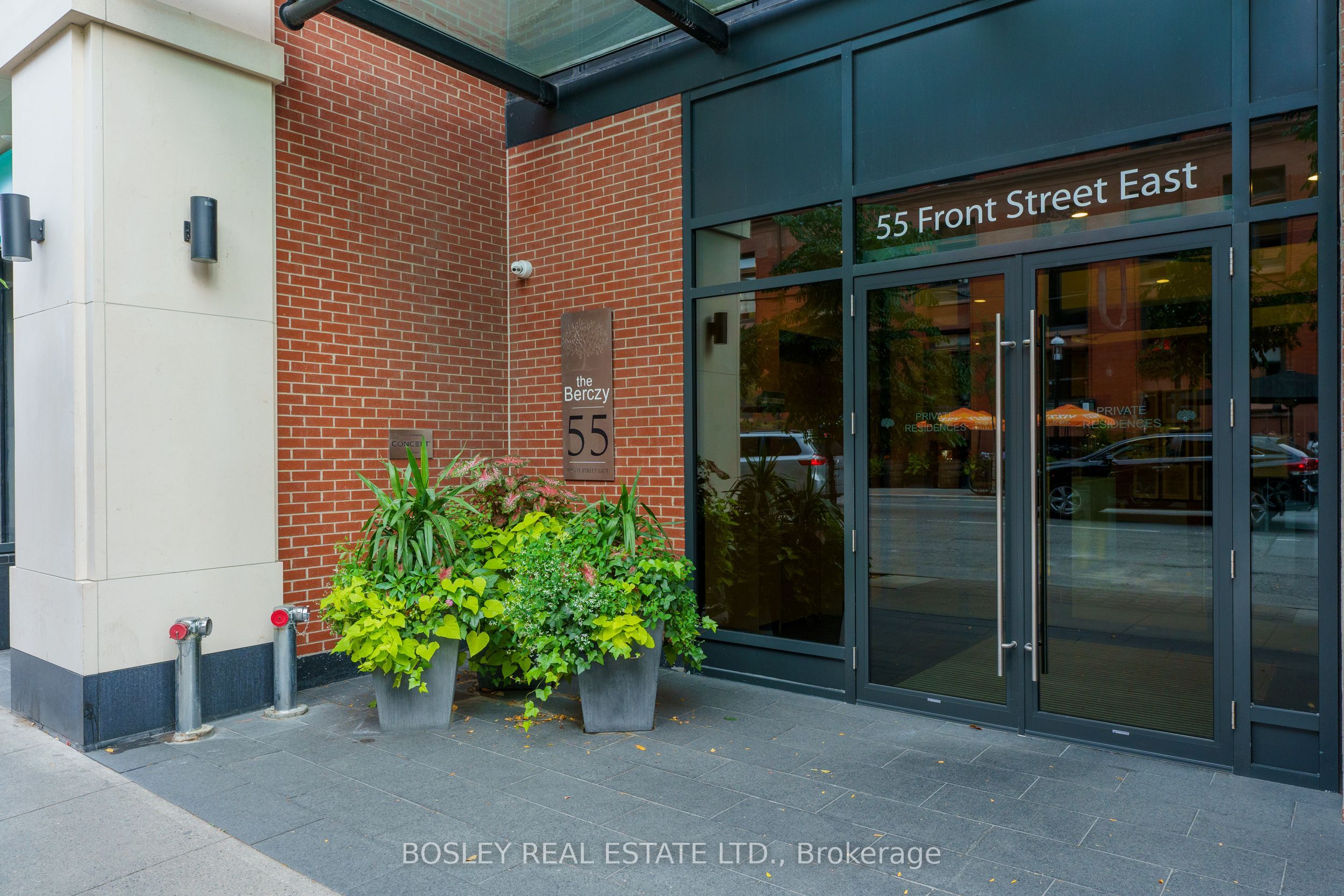 55 Front Street E PH1203