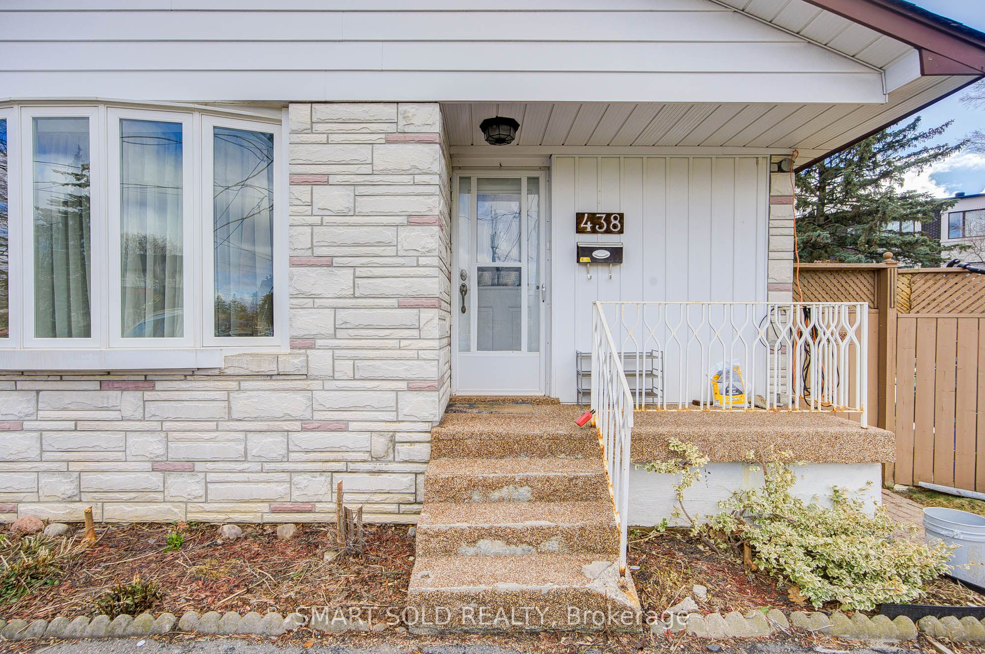 Main 438 Marybay Crescent