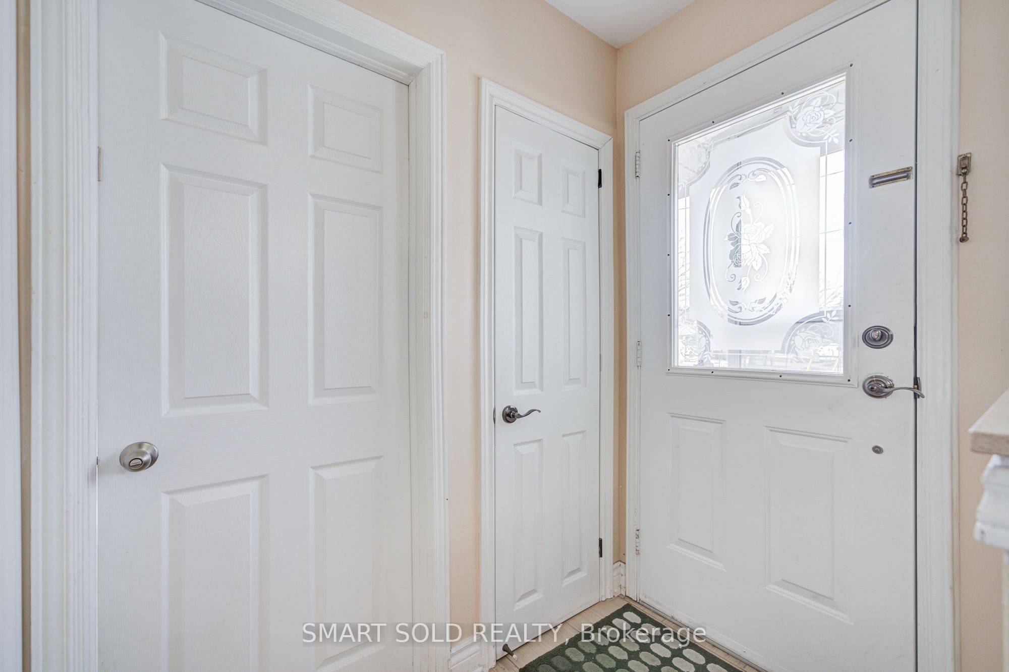 Main 438 Marybay Crescent