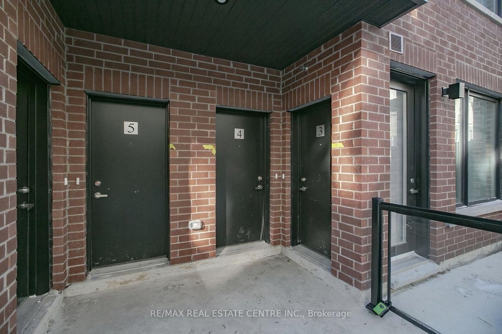 Photo of 3556 Colonial Drive #4, Mississauga, ON L5L 5T3 (MLS # W13870074)