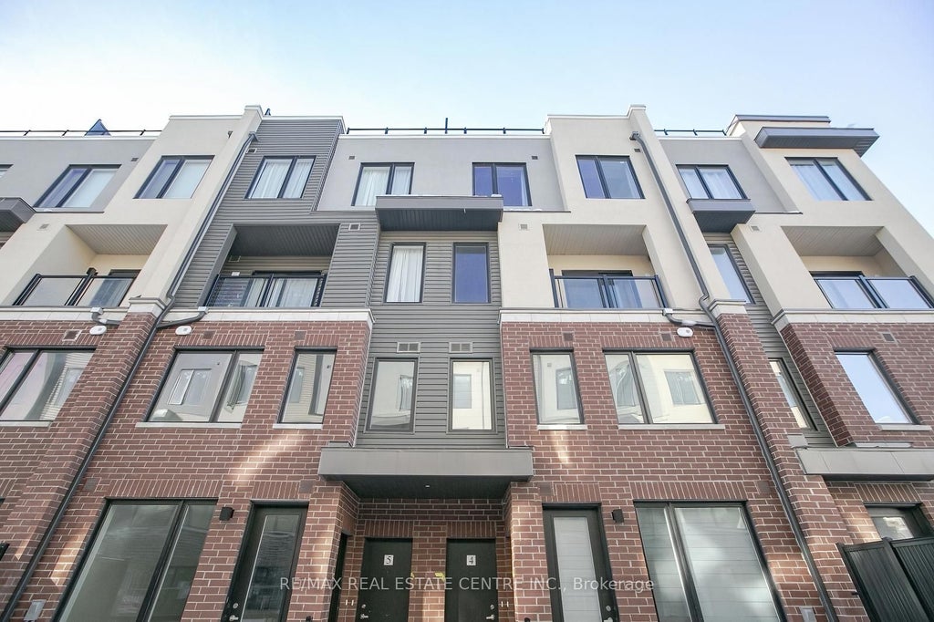 Photo of 3556 Colonial Drive #4, Mississauga, ON L5L 5T3 (MLS # W13870074)