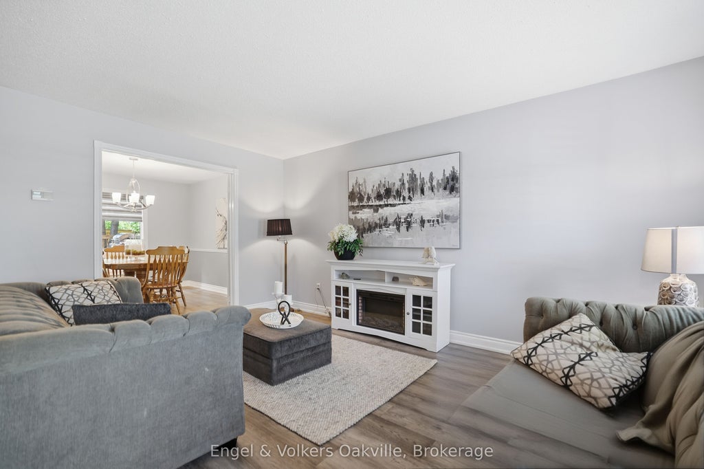 Photo of 1245 Creekside Drive, Oakville, ON L6H 4Y8 (MLS # W13544906)