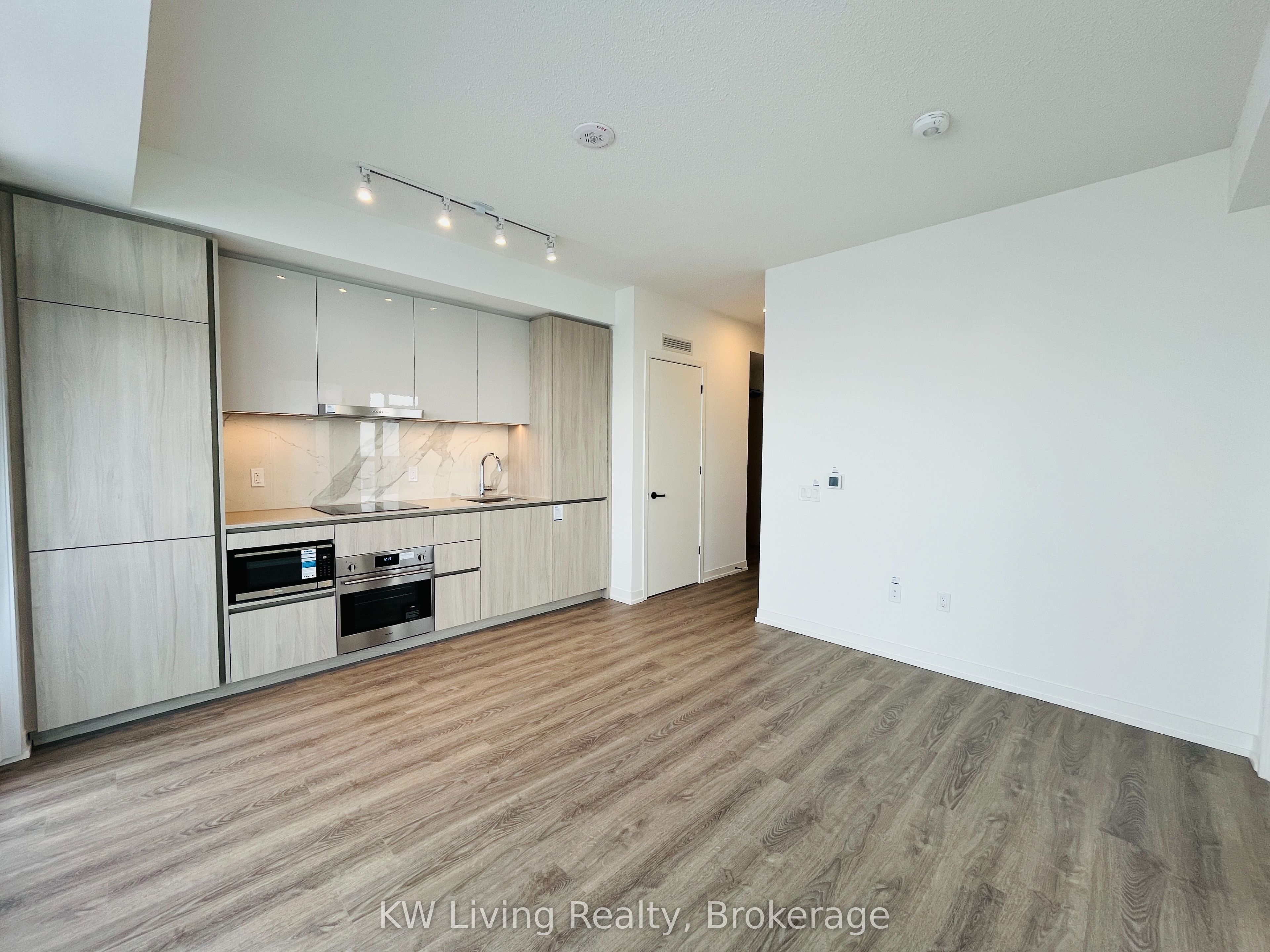8 Interchange Way 5306