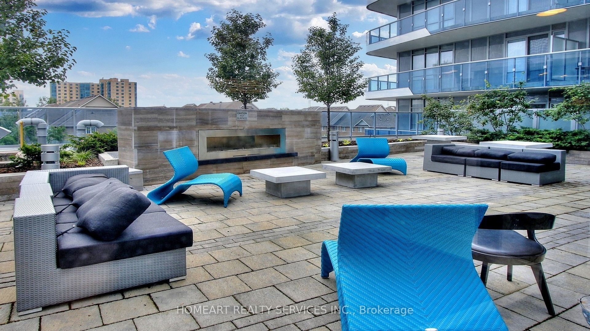 9471 Yonge Street E 1204