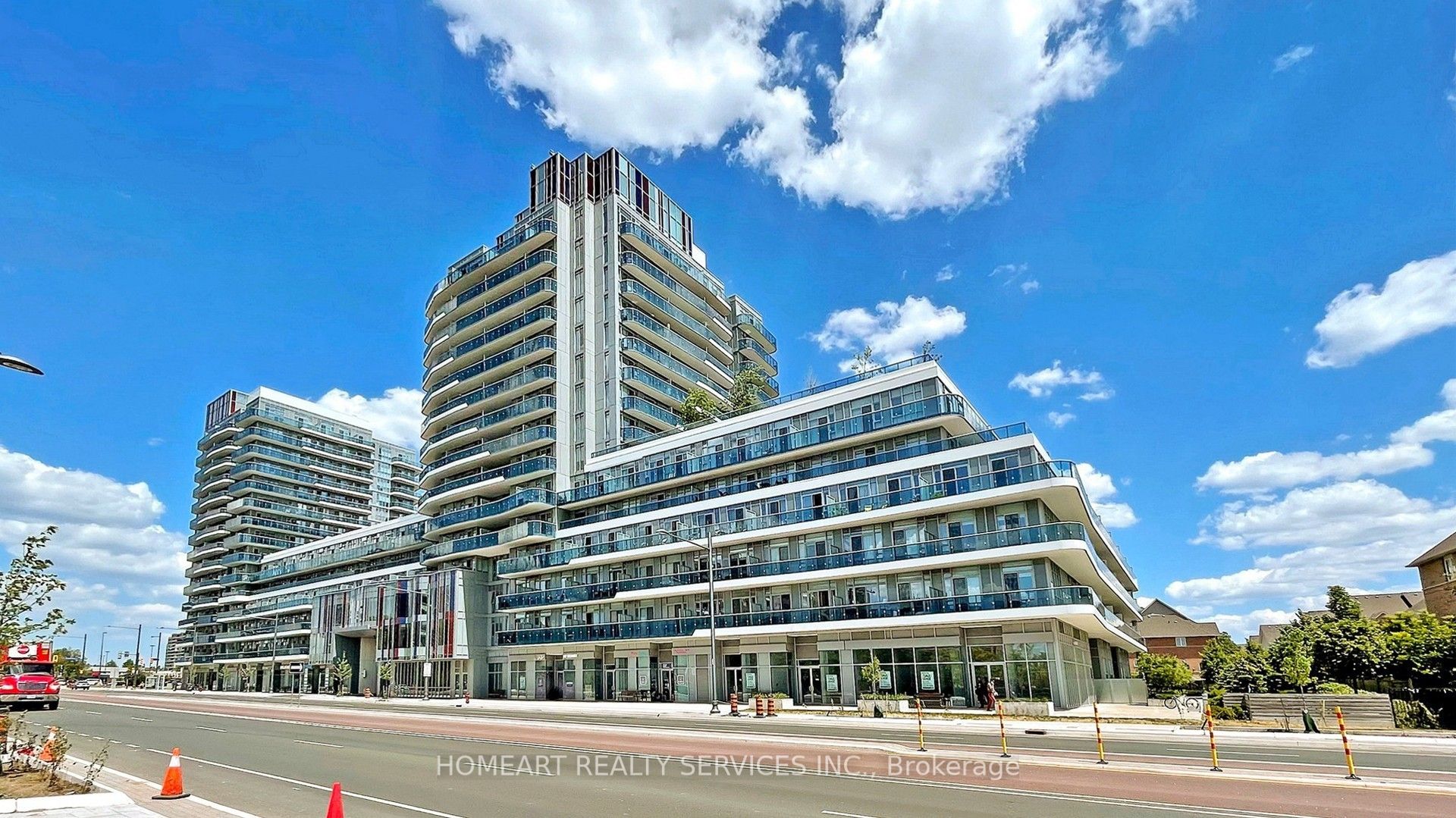 9471 Yonge Street E 1204