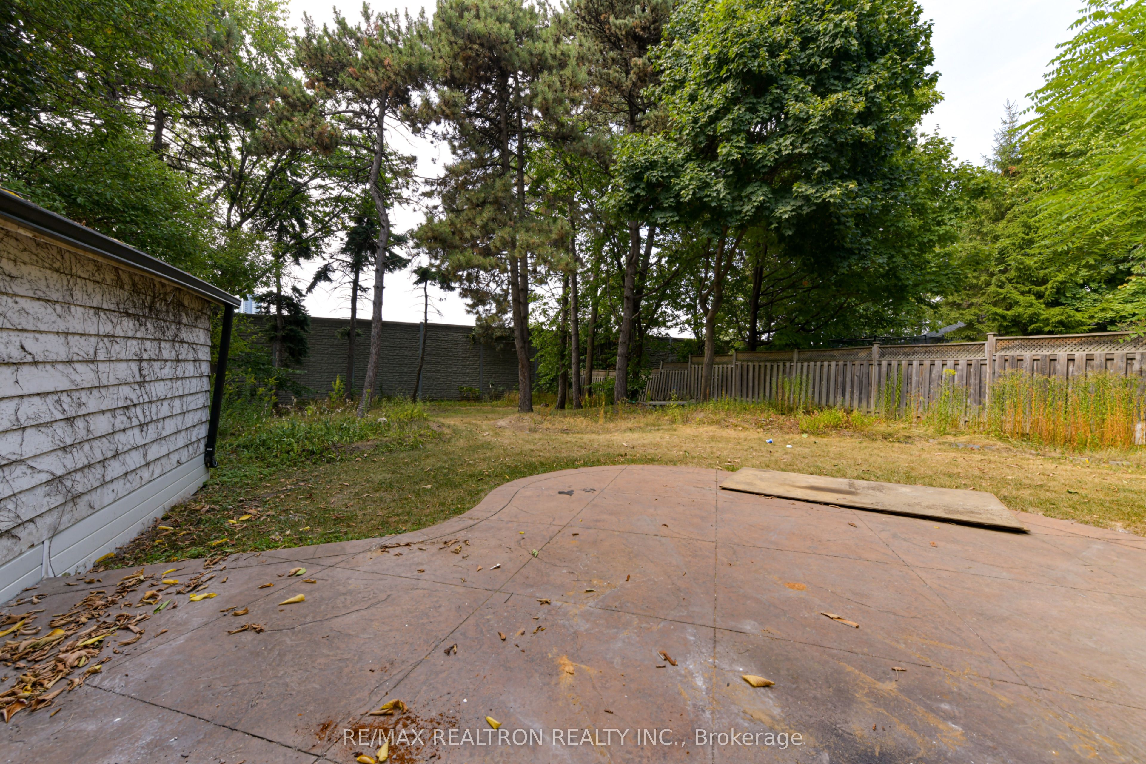 150 Upper Canada Drive