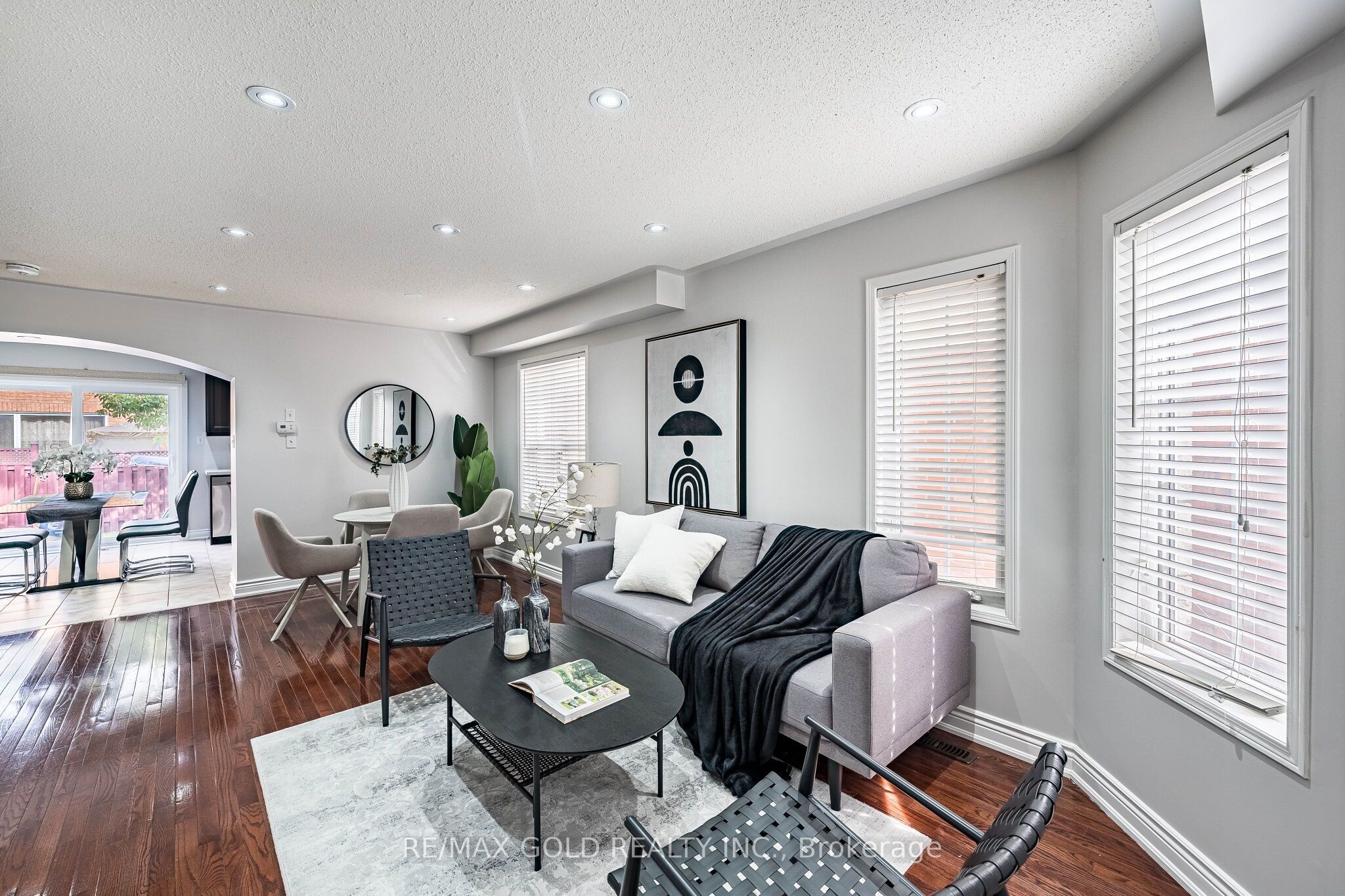 21 Edenvalley Road