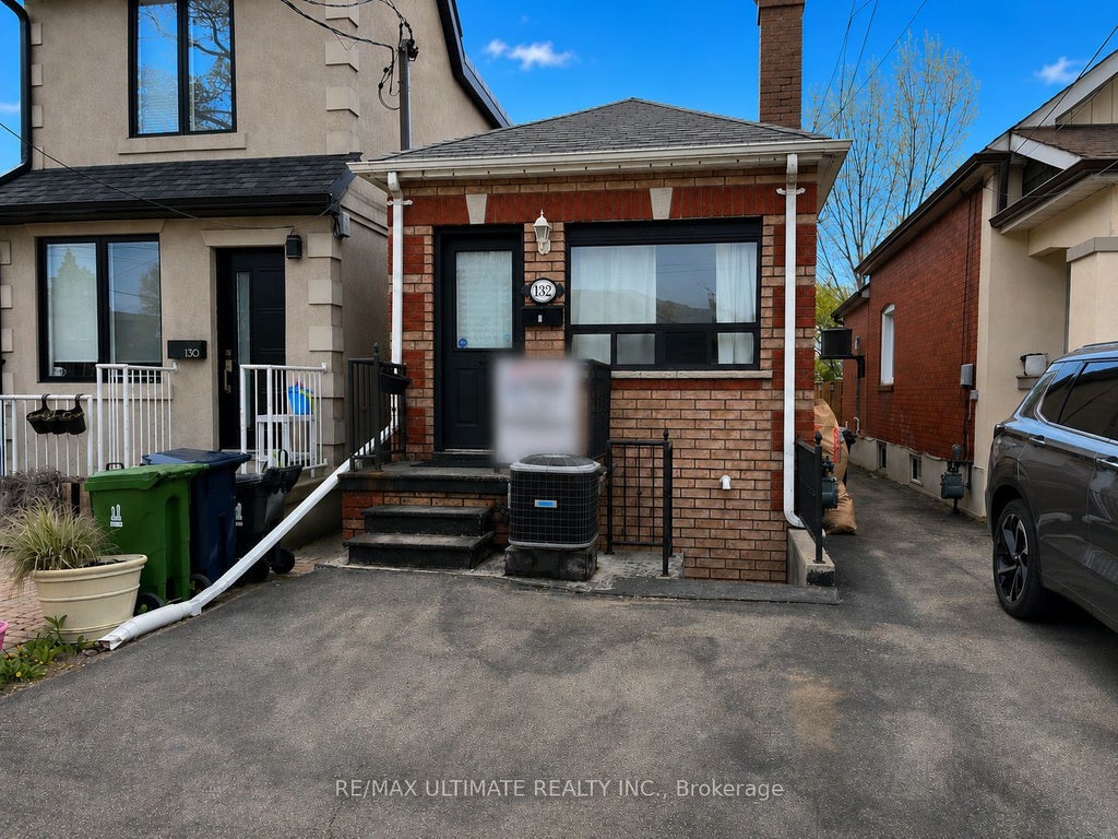 Photo of 132 Spears Street, Toronto, ON M6N 3X7 (MLS # W13496410)