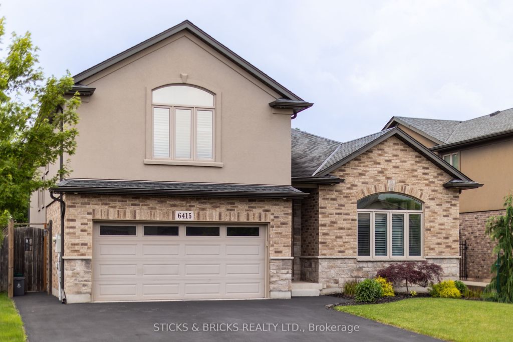 Photo of 6415 Christopher Crescent, Niagara Falls, ON L2H 0B3 (MLS # X13498370)