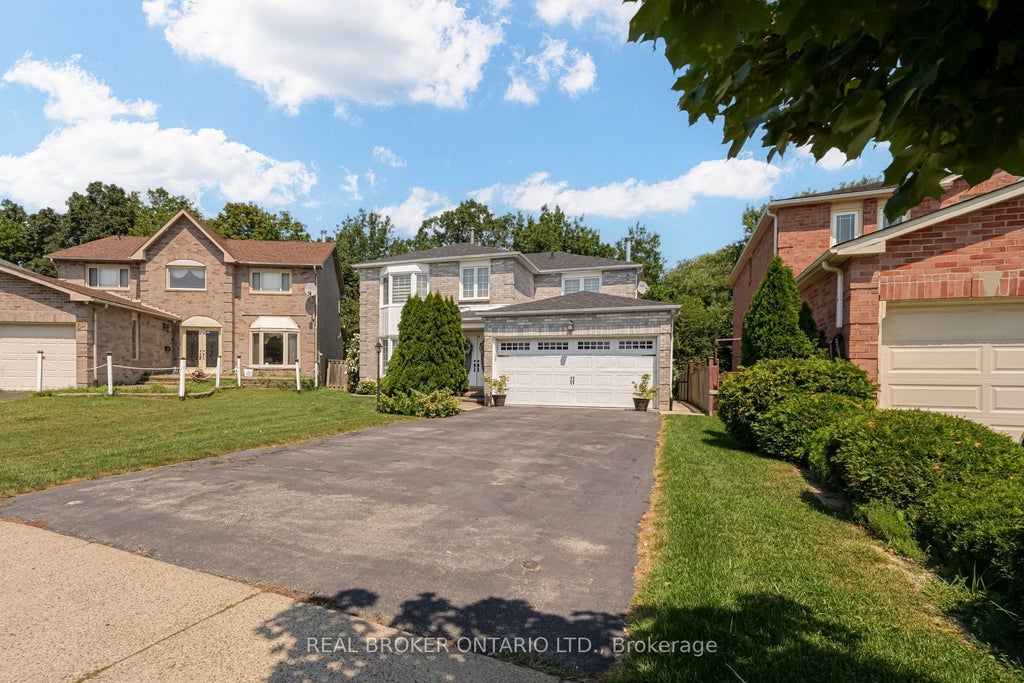 Photo of 60 Ravenswood Drive, Brampton, ON L6Y 3Z4 (MLS # W13808936)