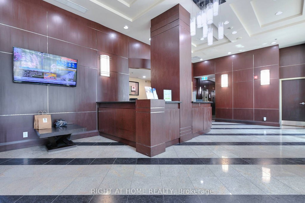 Photo of 208 Enfield Place #2005, Mississauga, ON L5B 0G8 (MLS # W14032320)